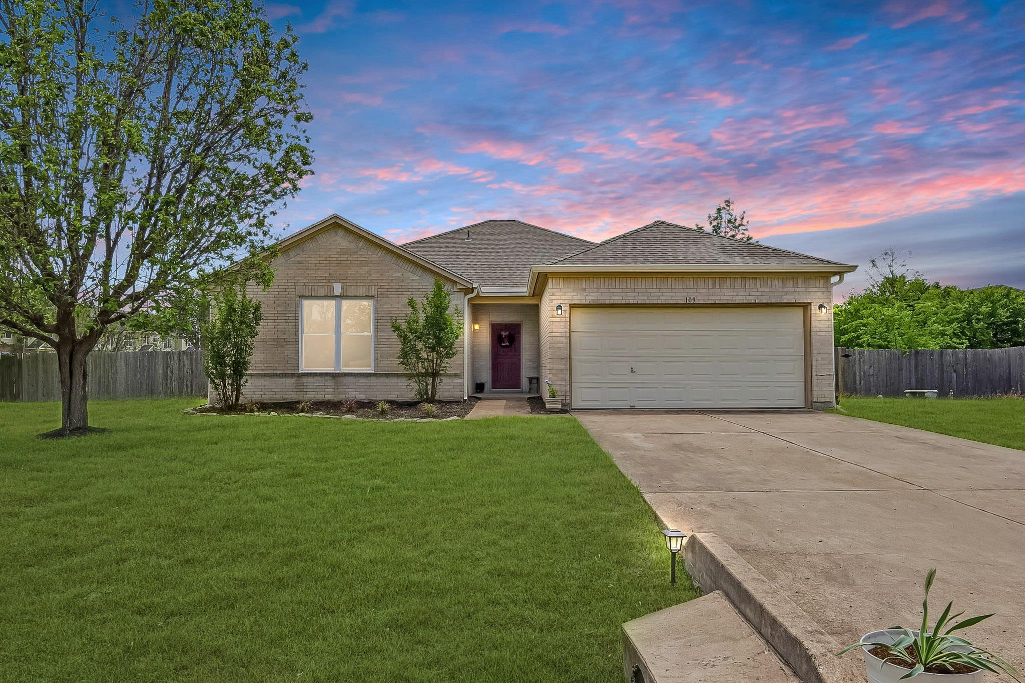 109 Silver Lace Ln Property Photo 1