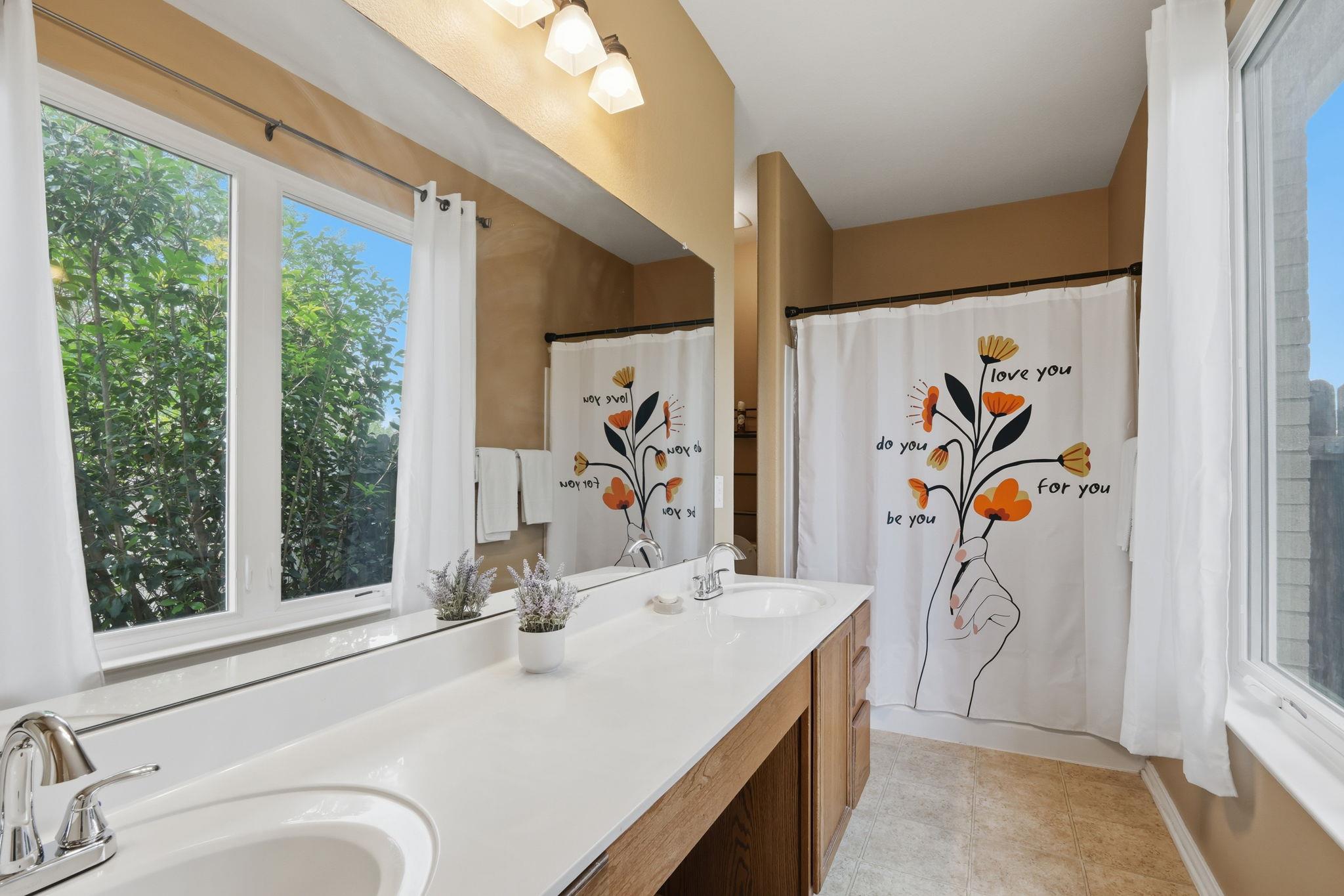 109 Silver Lace Ln Property Photo 15