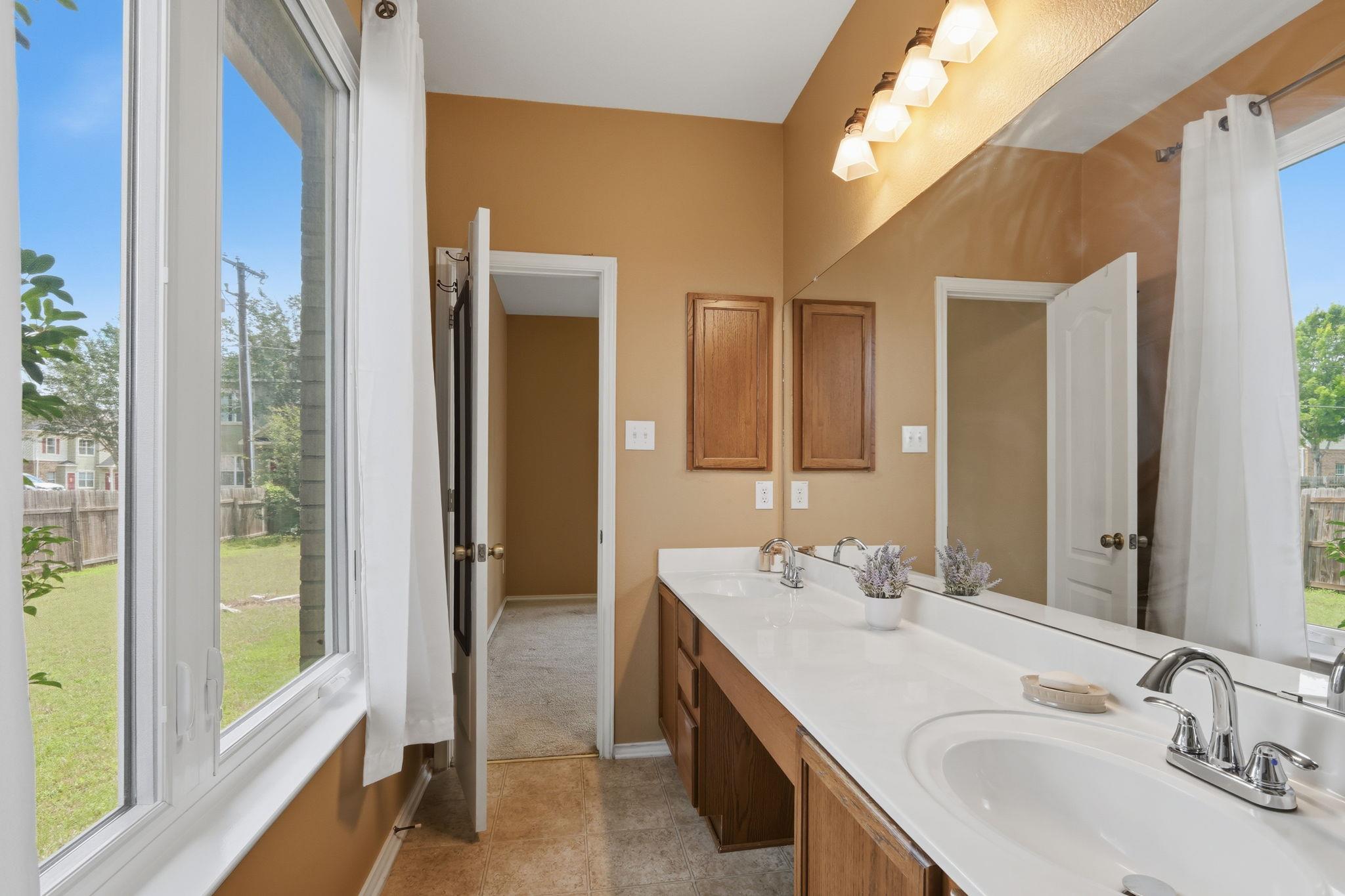 109 Silver Lace Ln Property Photo 16
