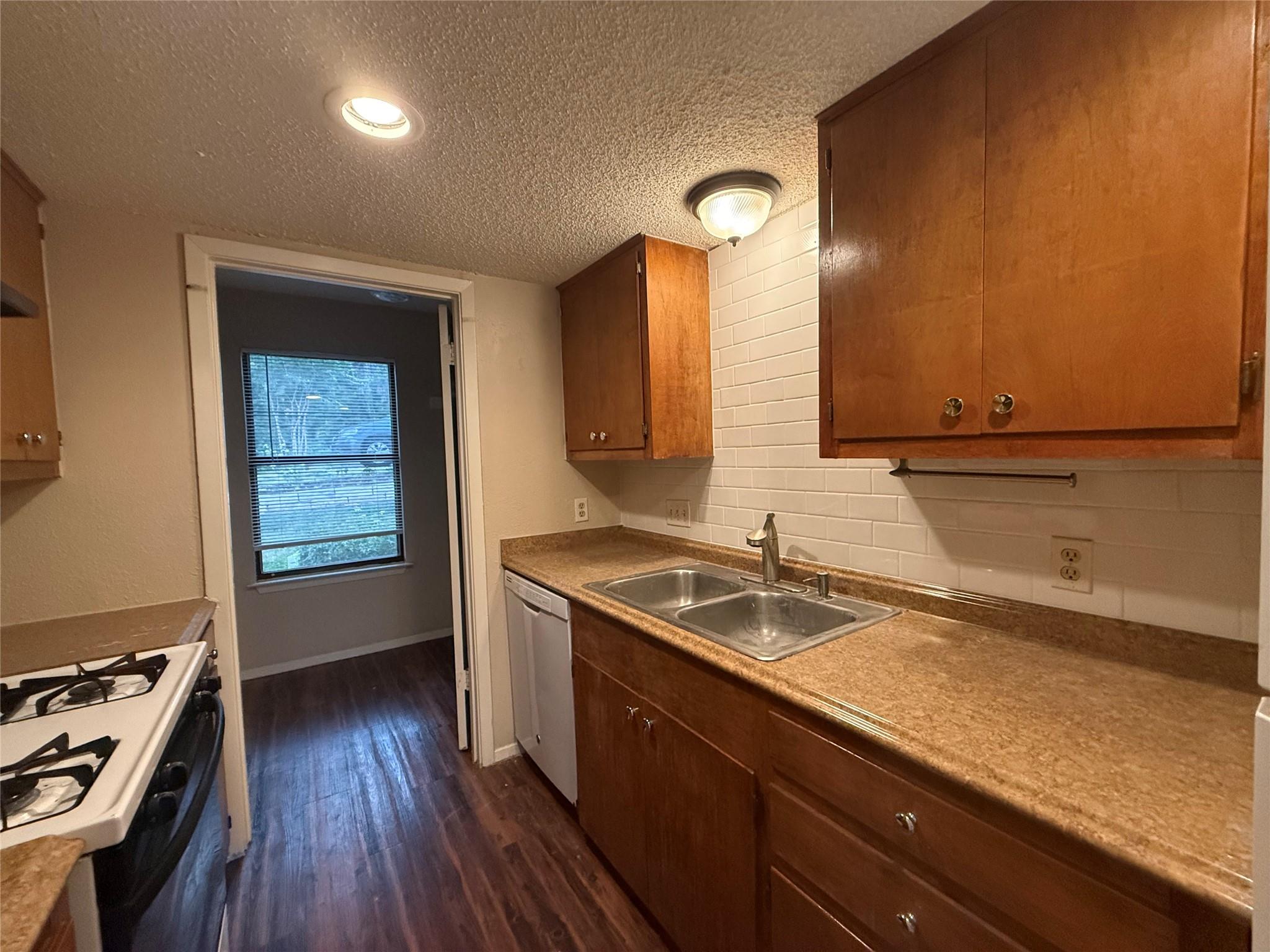 812 Ramble Ln #a Property Photo 4