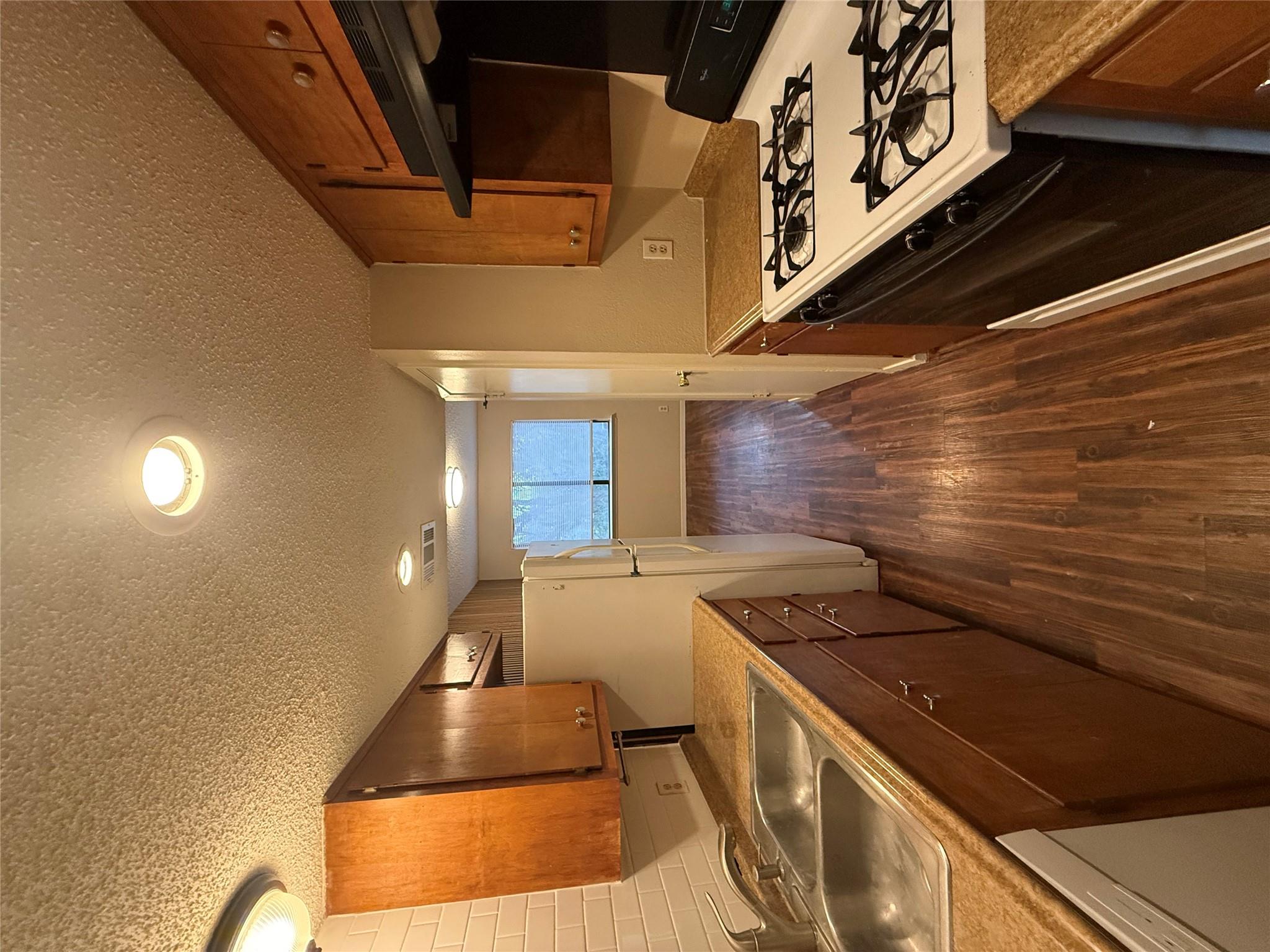 812 Ramble Ln #a Property Photo 5