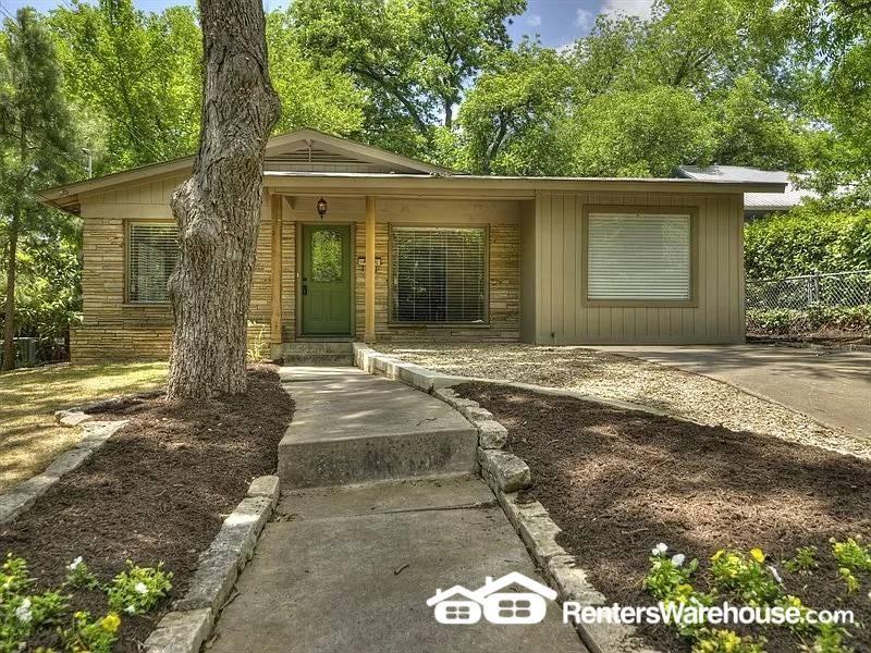 717 Landon Ln Property Photo 1
