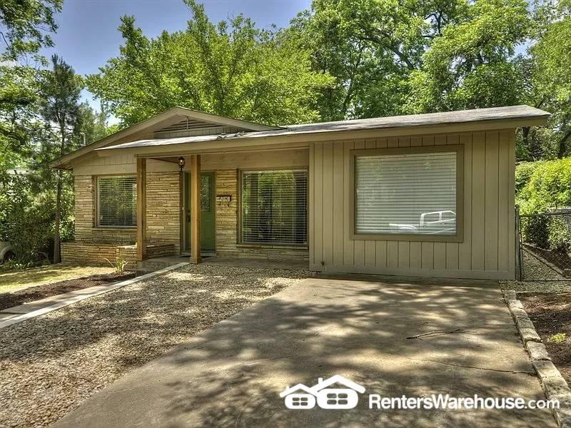 717 Landon Ln Property Photo 2