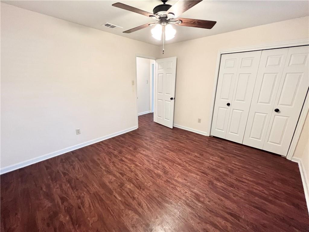 717 Landon Ln Property Photo 10