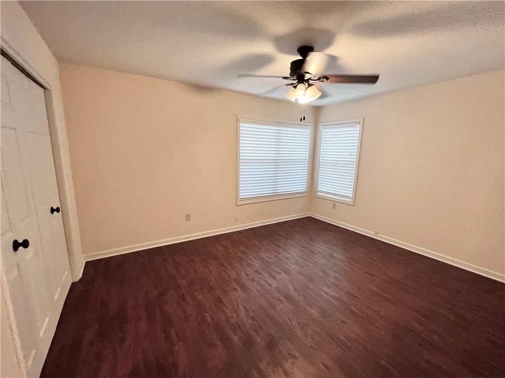 717 Landon Ln Property Photo 14