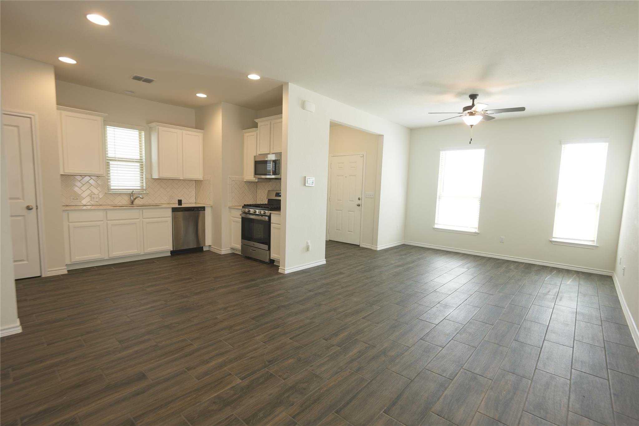 352 Witchhazel Way Property Photo 8