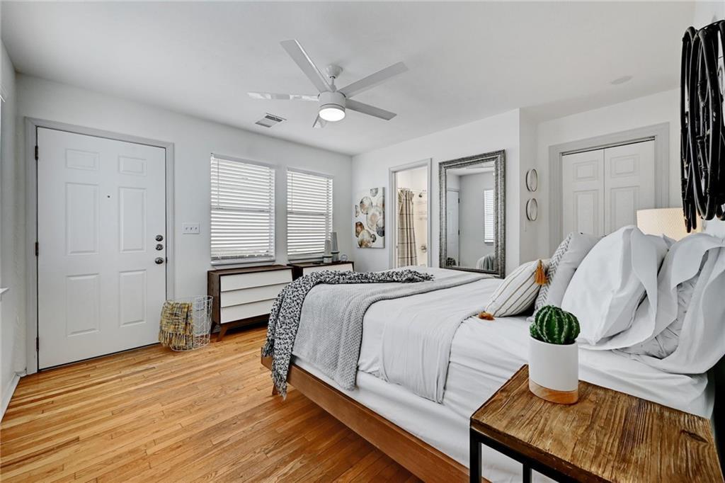 2107 Chicon St Property Photo 11