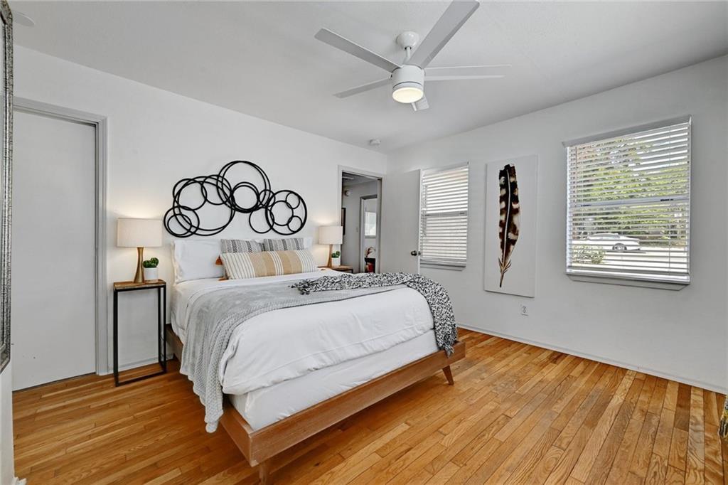 2107 Chicon St Property Photo 16
