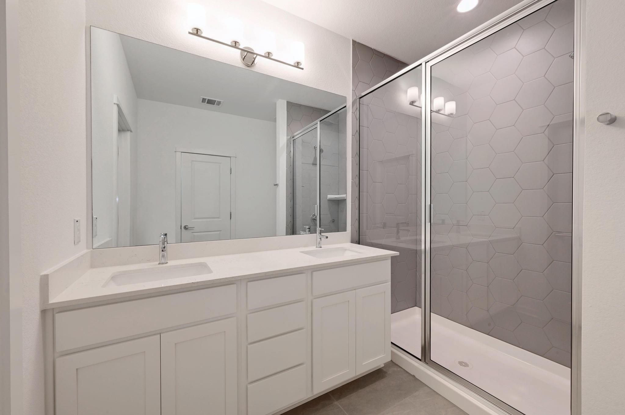 488 Orleanian Dr #b Property Photo 11