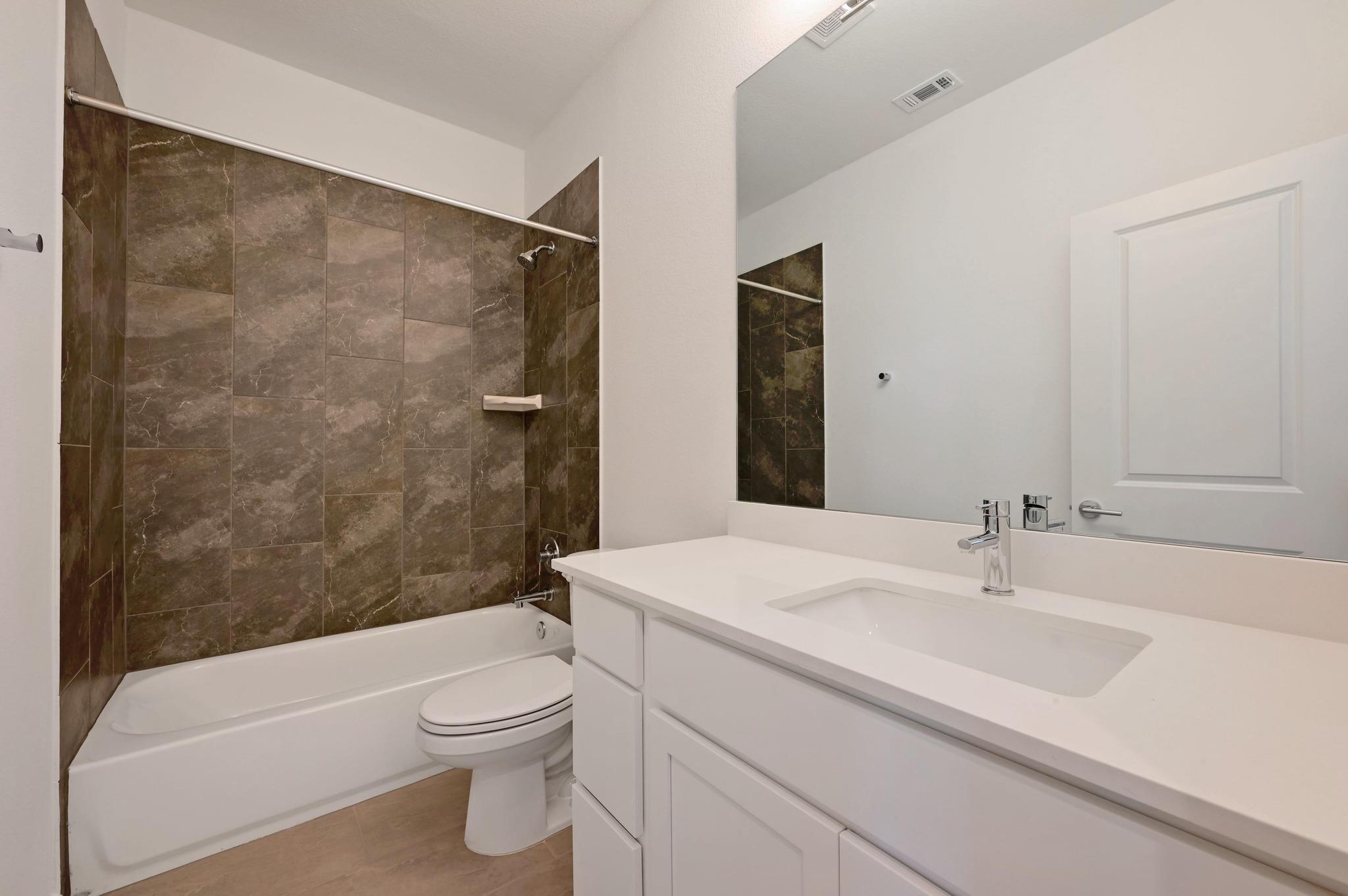 488 Orleanian Dr #b Property Photo 14