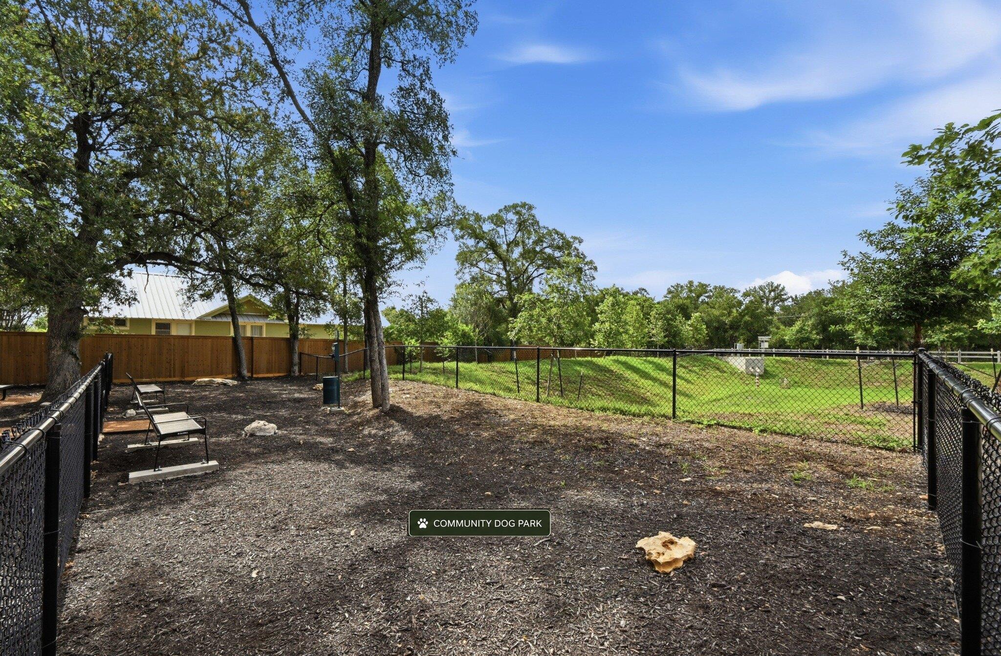 488 Orleanian Dr #b Property Photo 18