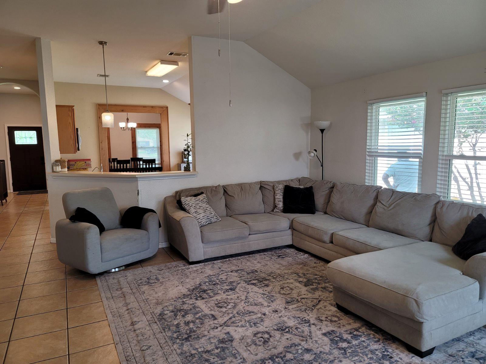 108 Warner Bnd Property Photo 3