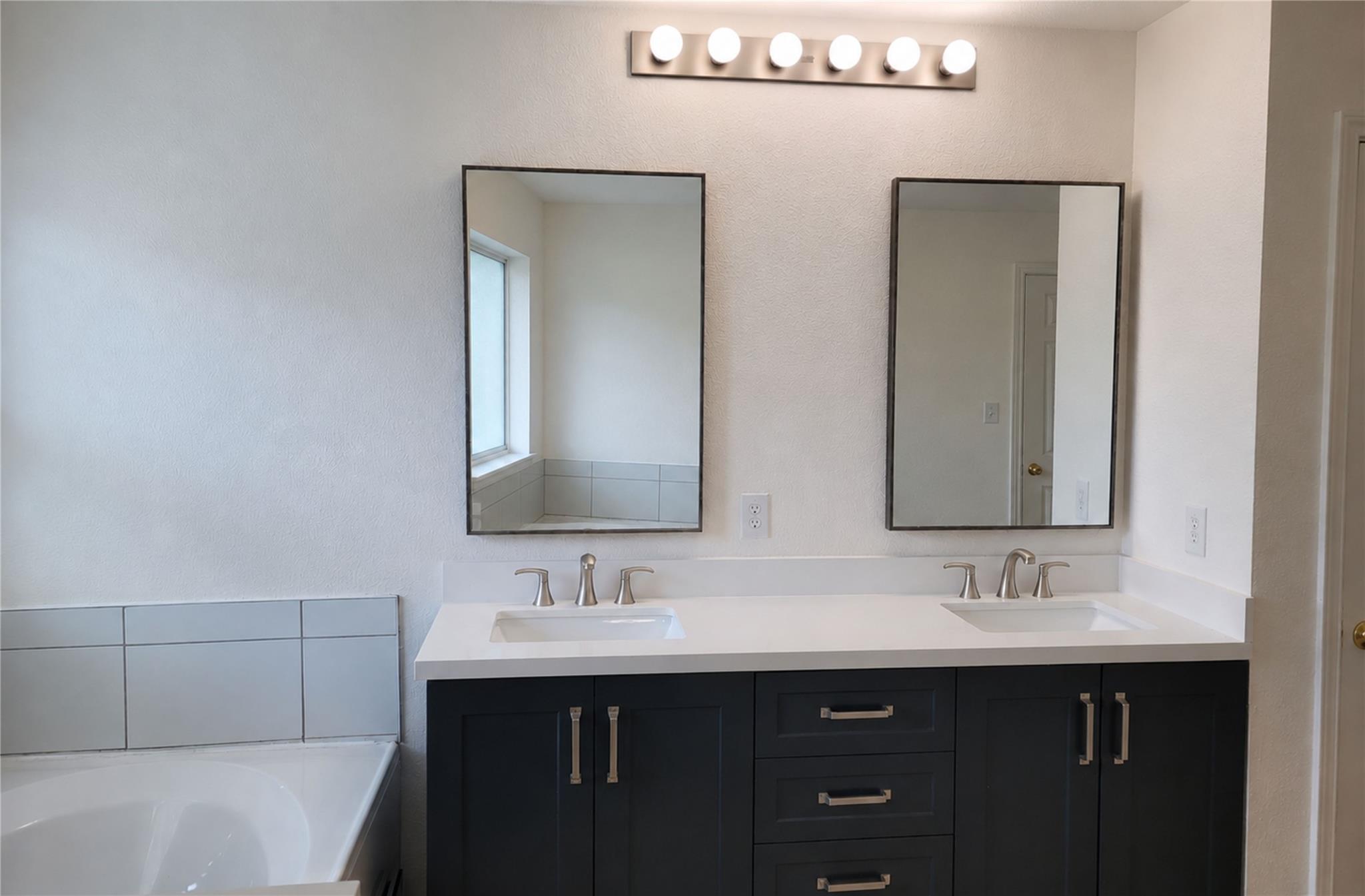 108 Warner Bnd Property Photo 9