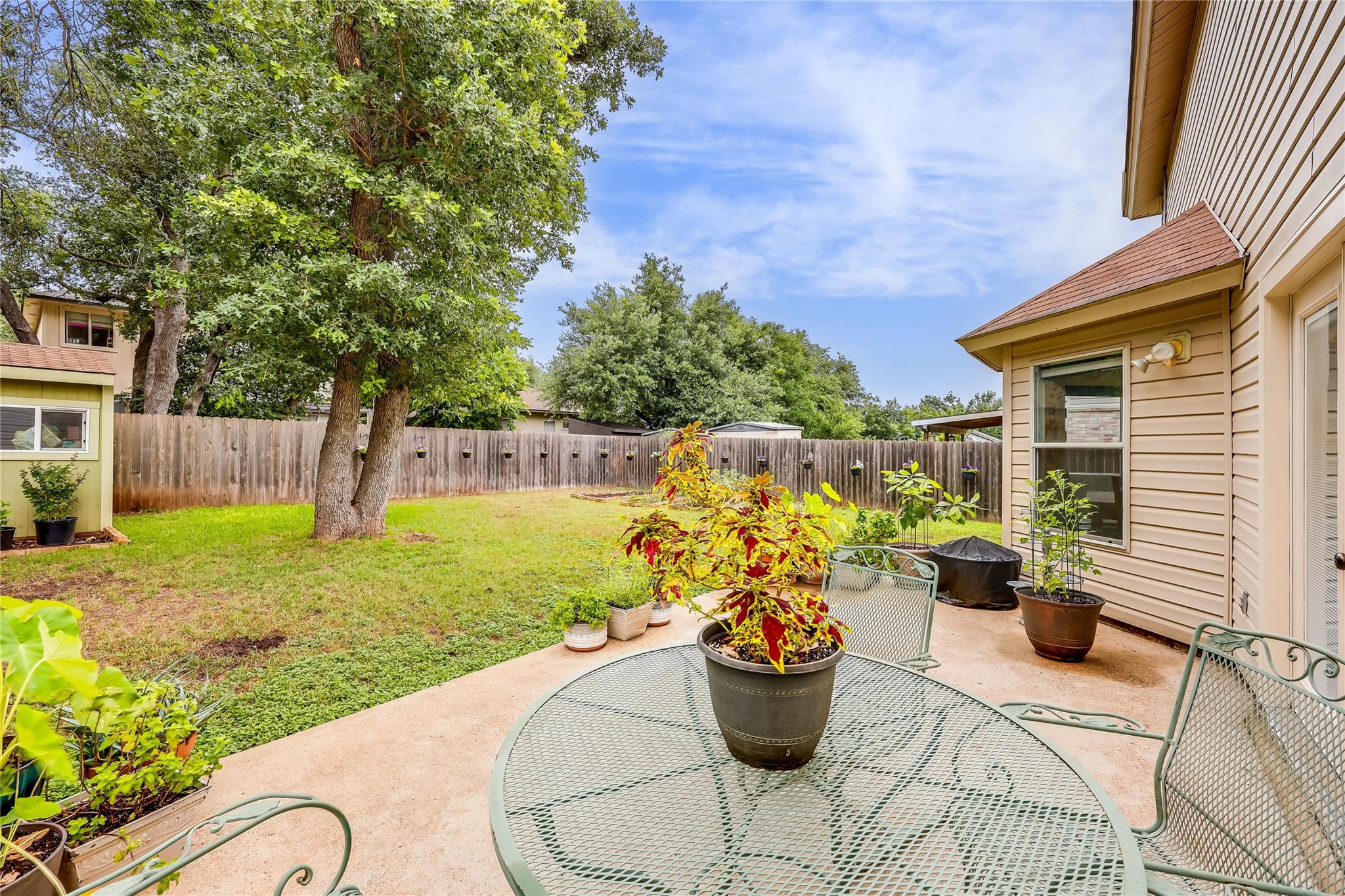 1313 Rosie Ln Property Photo 2
