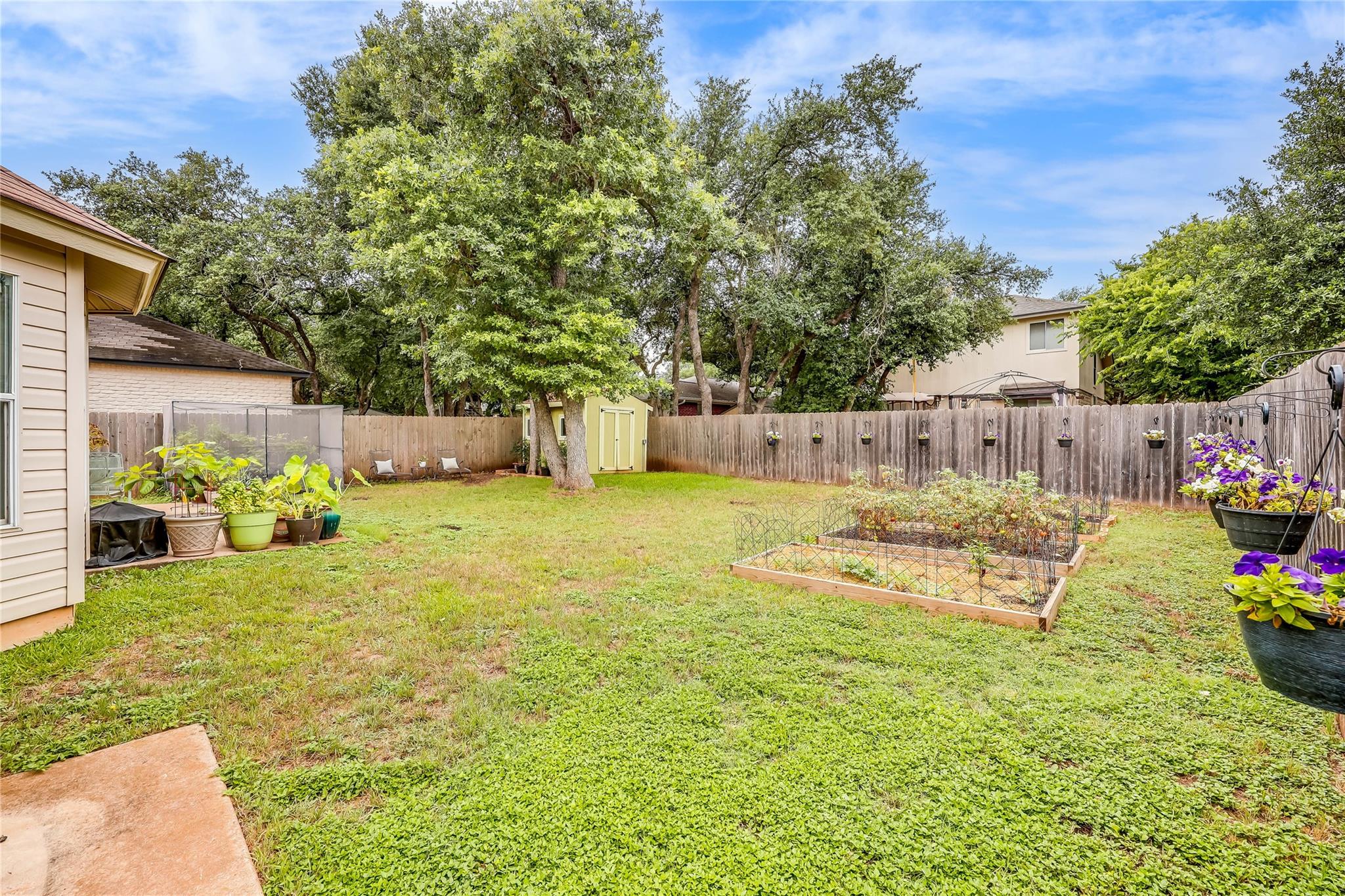 1313 Rosie Ln Property Photo 4