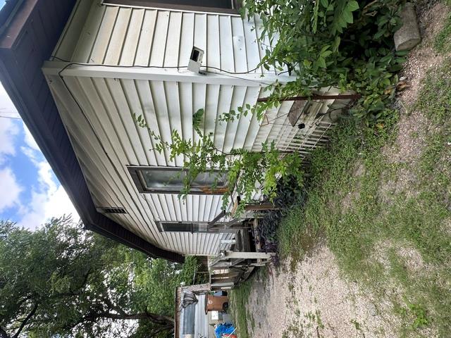 1127 Mark St #d Property Photo 3