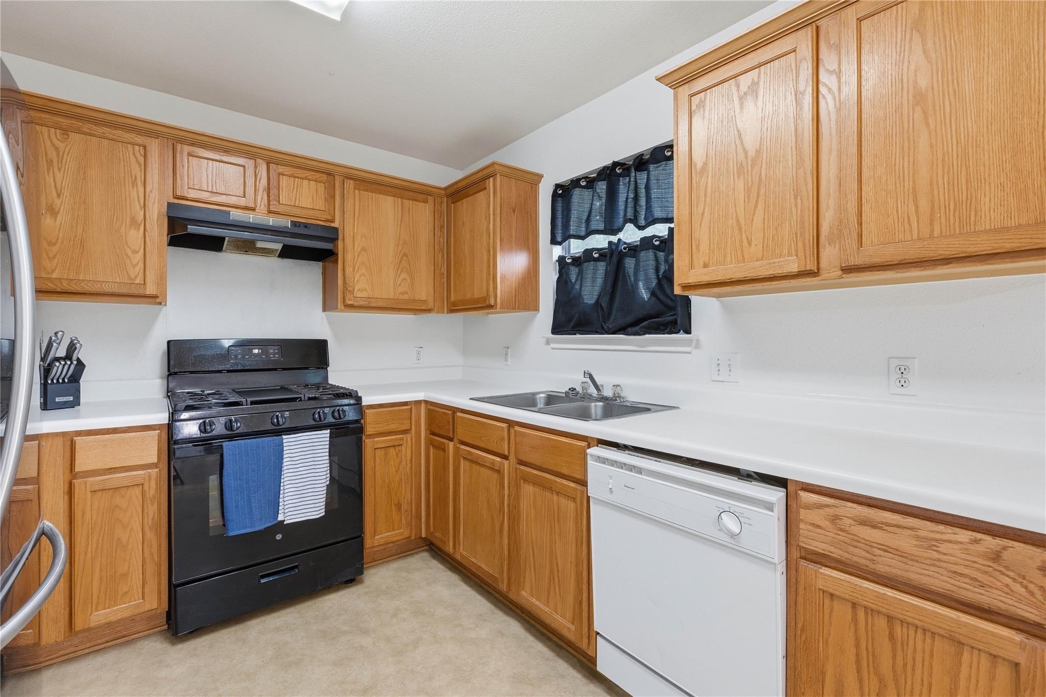 16112 Hamilton Point Cir Property Photo 19