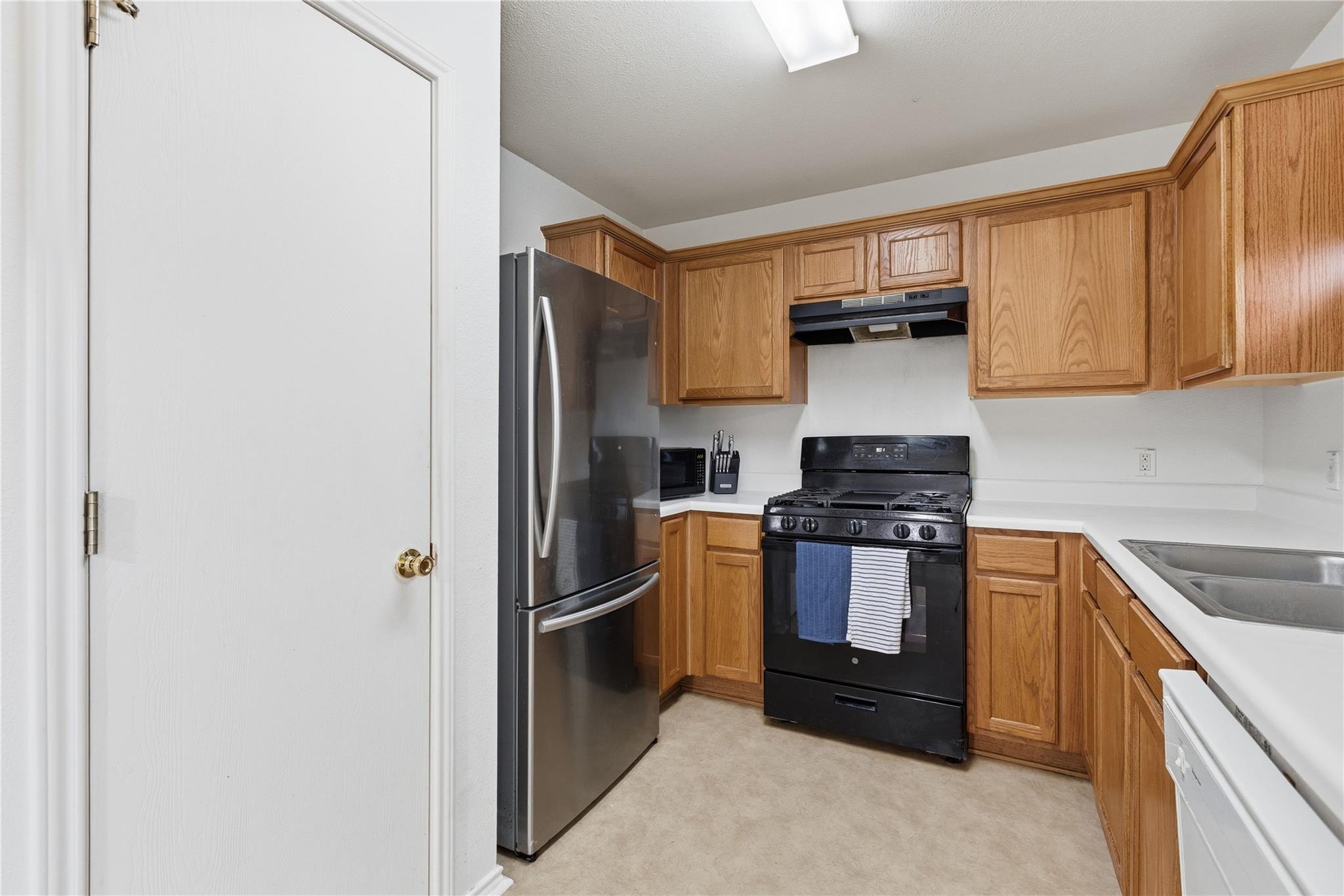 16112 Hamilton Point Cir Property Photo 20