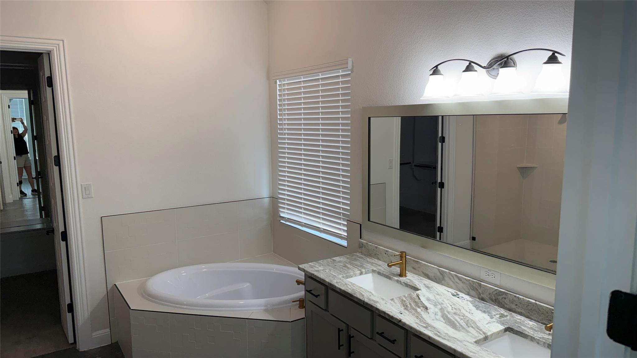 352 Olympic Park Dr Property Photo 7