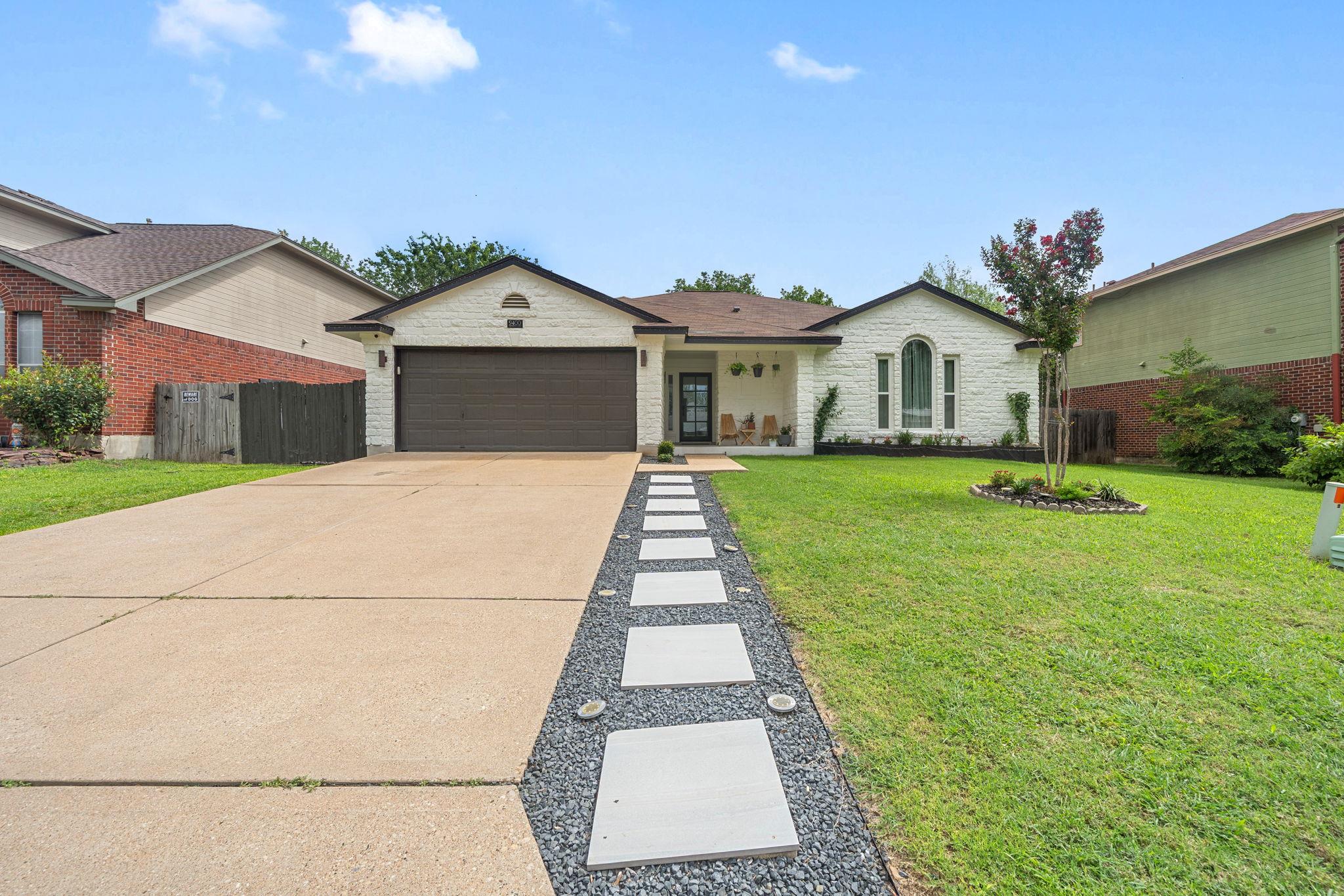 9400 Lightwood Loop Property Photo 1