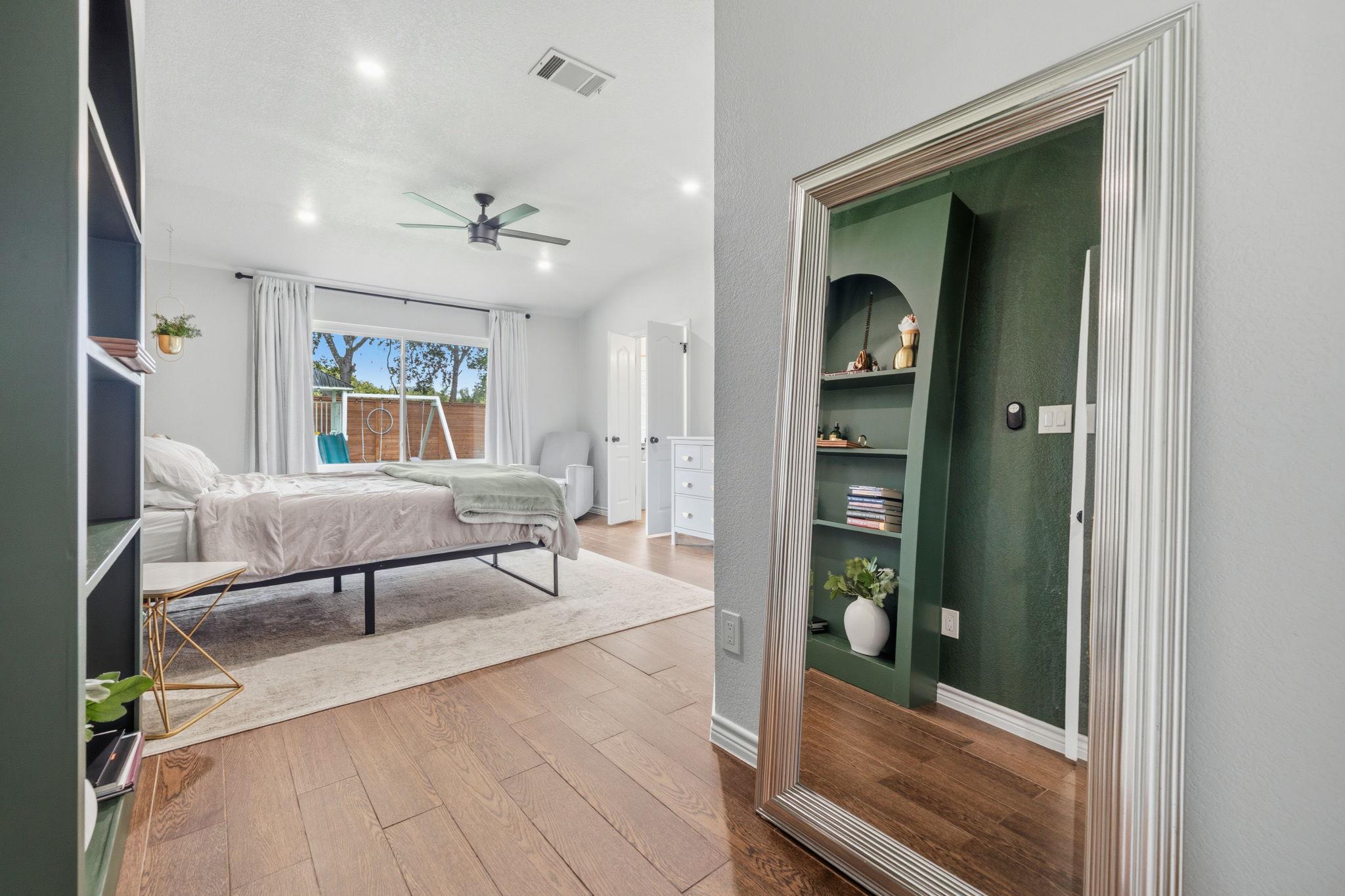9400 Lightwood Loop Property Photo 15