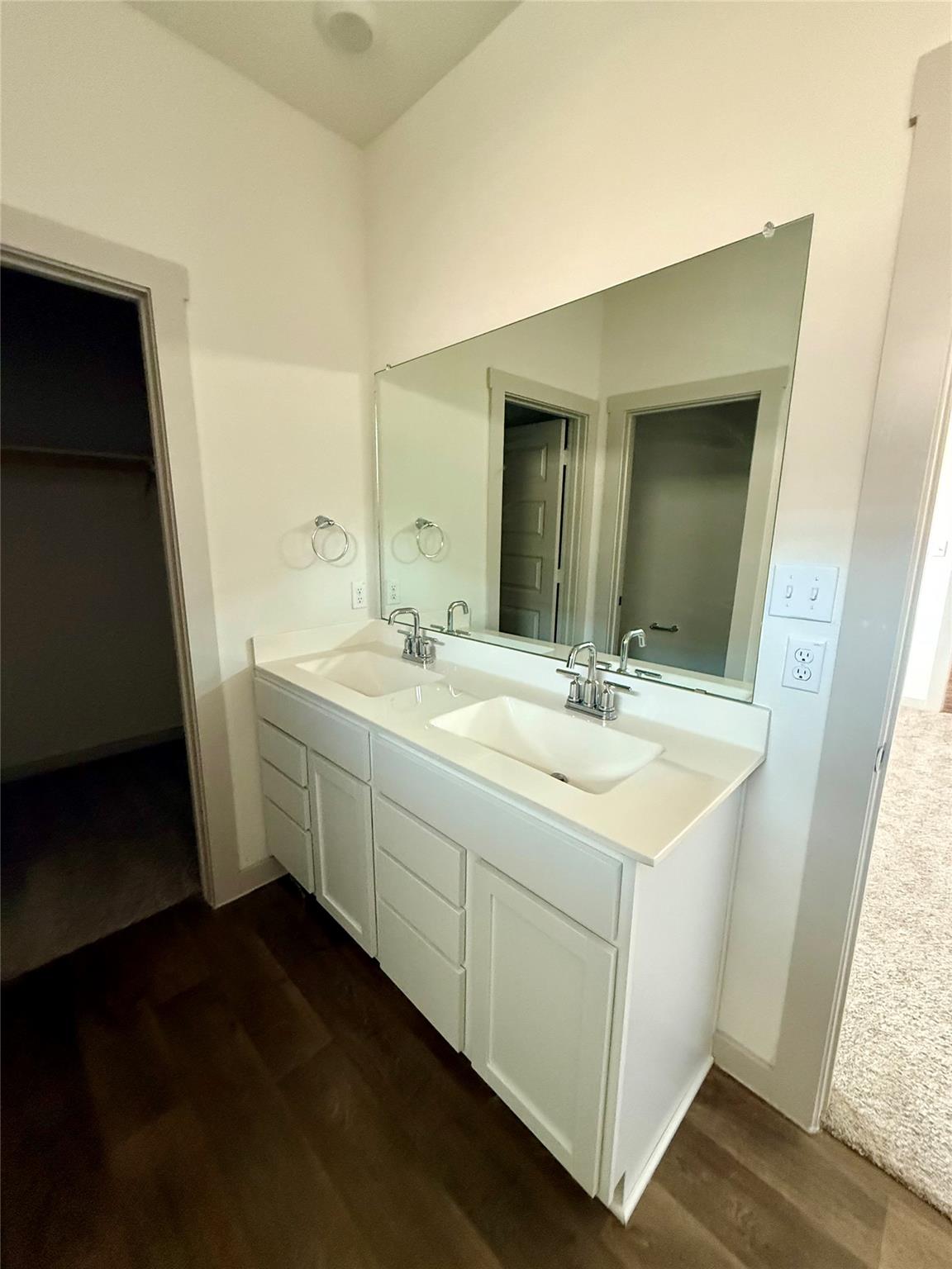 400 Barton Creek Ln Property Photo 11