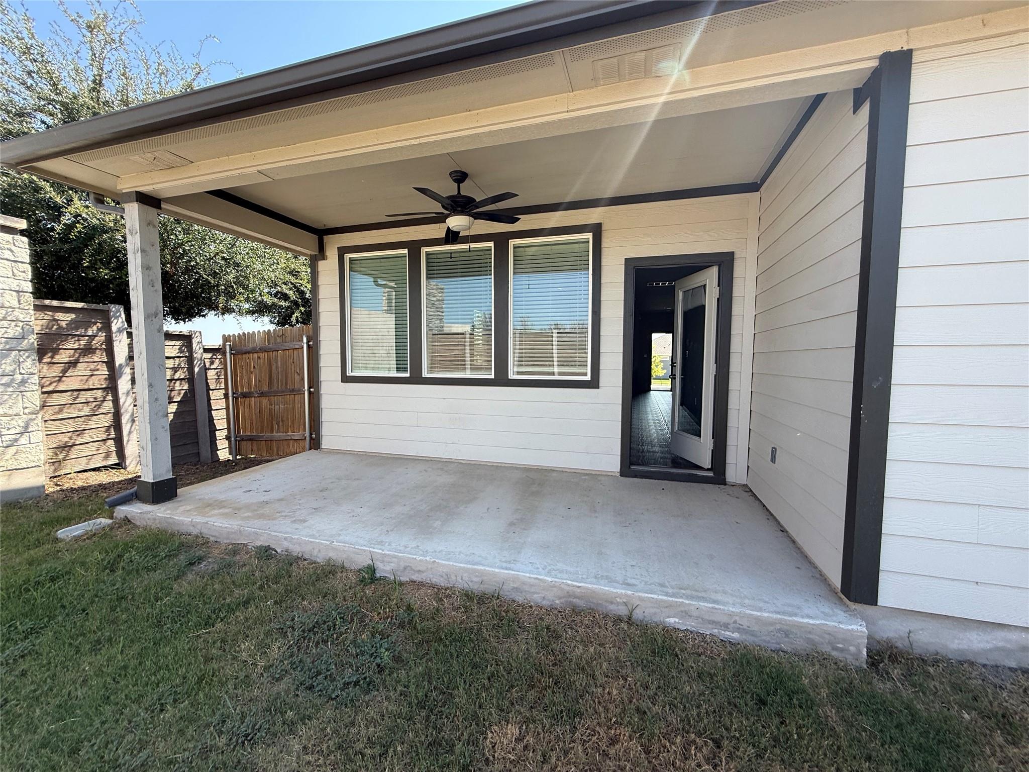 400 Barton Creek Ln Property Photo 14