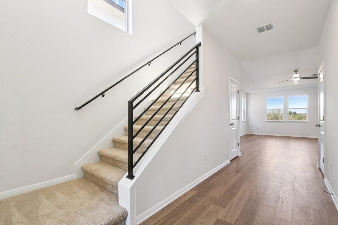 11205 Golden Cloud Bnd Property Photo 6