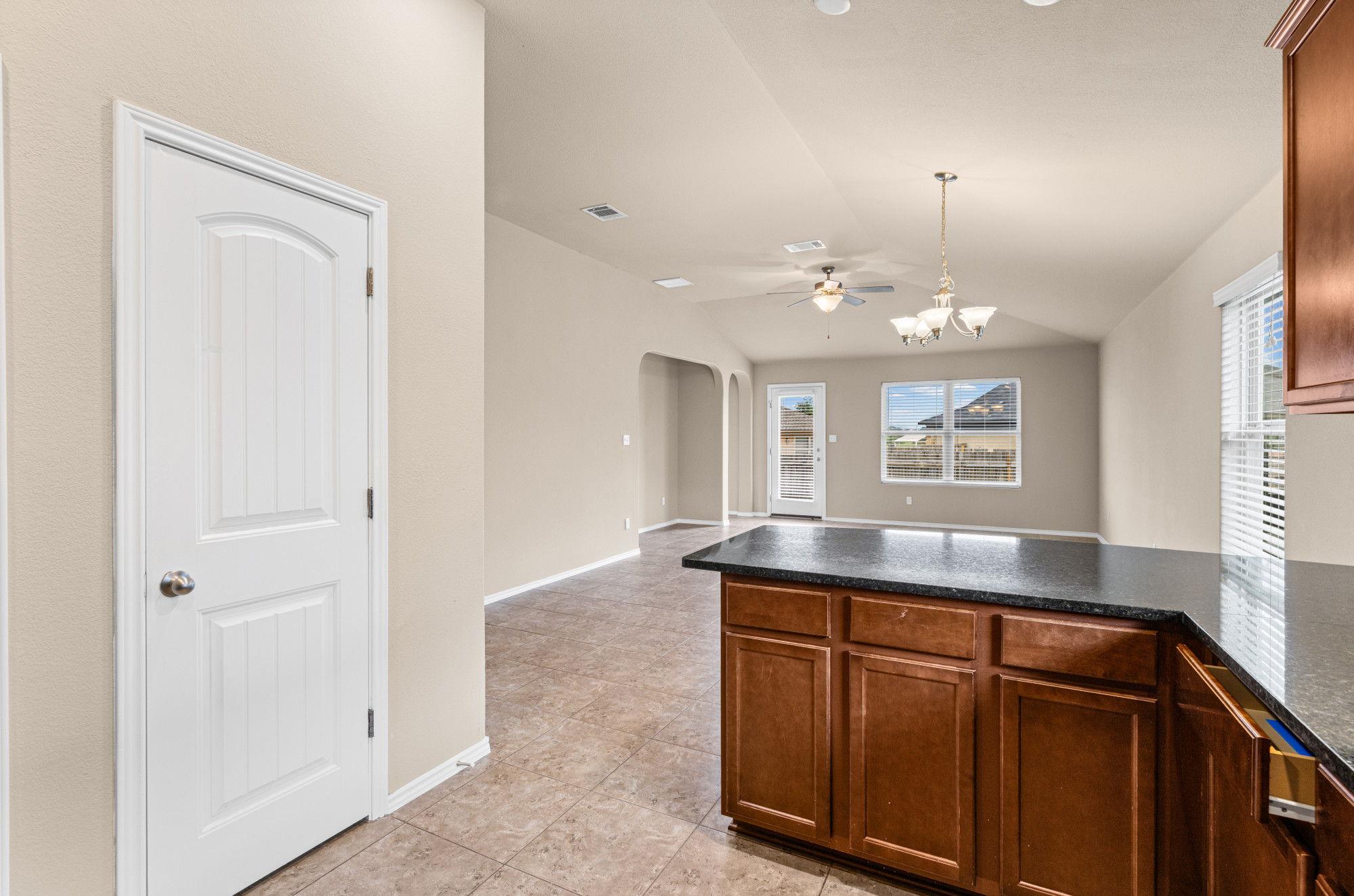 19308 Stokes Ln Property Photo 8