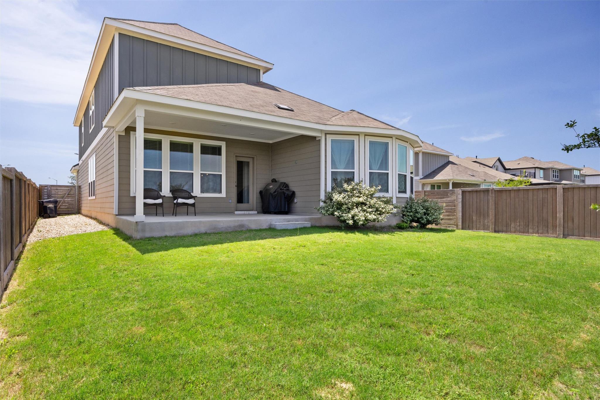 400 Turnbuckle Bnd Property Photo 3