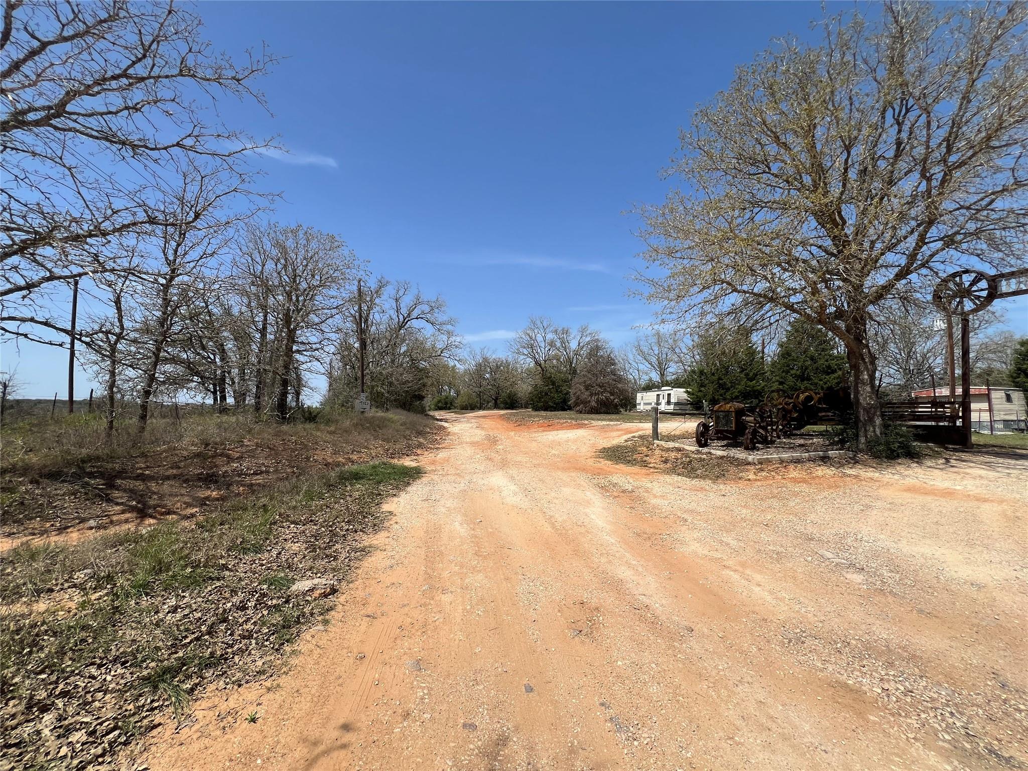 1001 Willow Creek Dr Property Photo 5
