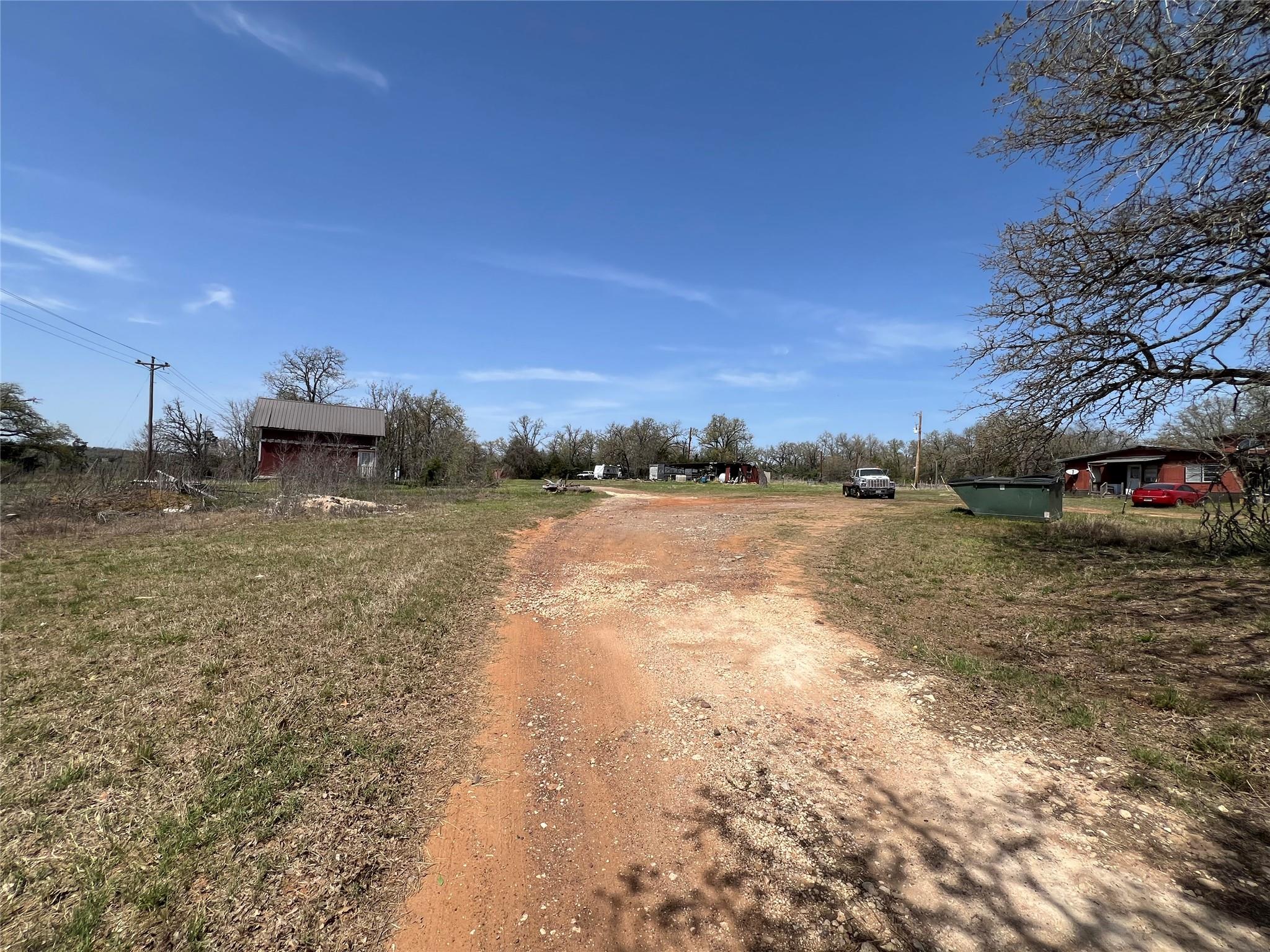 1001 Willow Creek Dr Property Photo 8