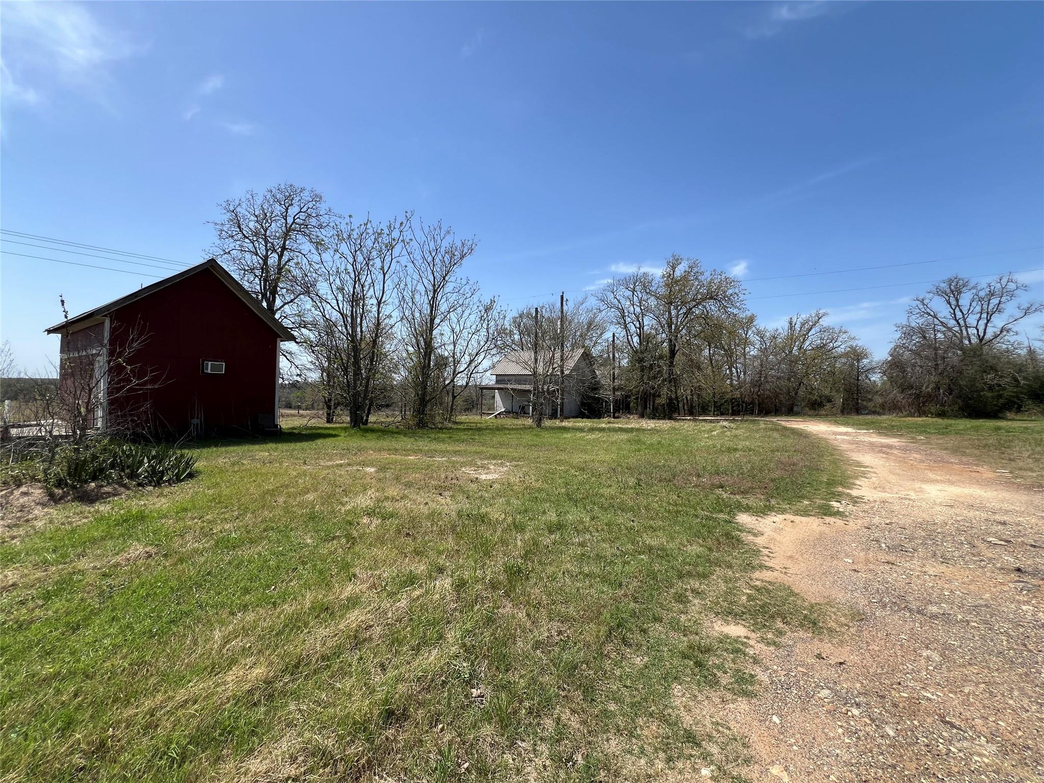 1001 Willow Creek Dr Property Photo 10