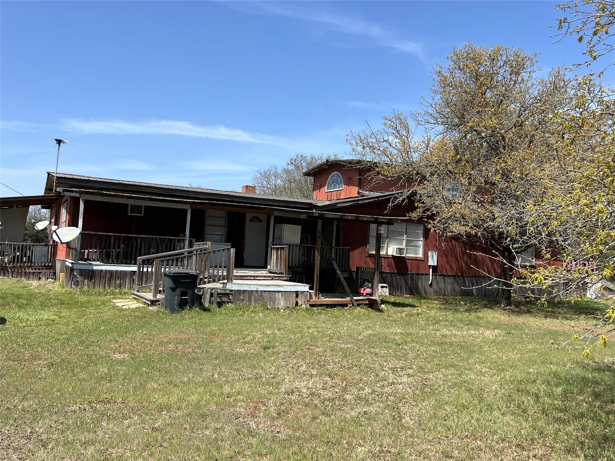 1001 Willow Creek Dr Property Photo 12