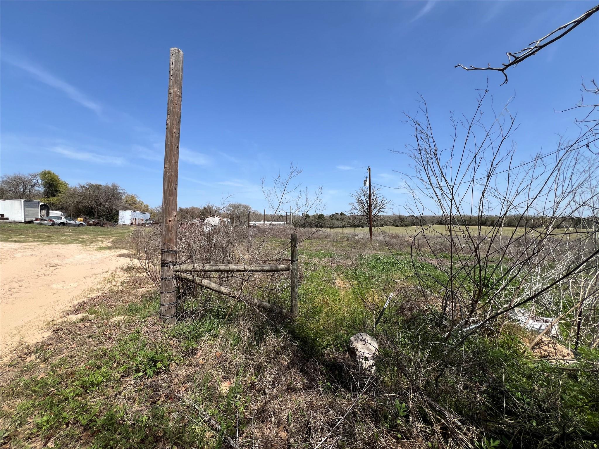 1001 Willow Creek Dr Property Photo 14