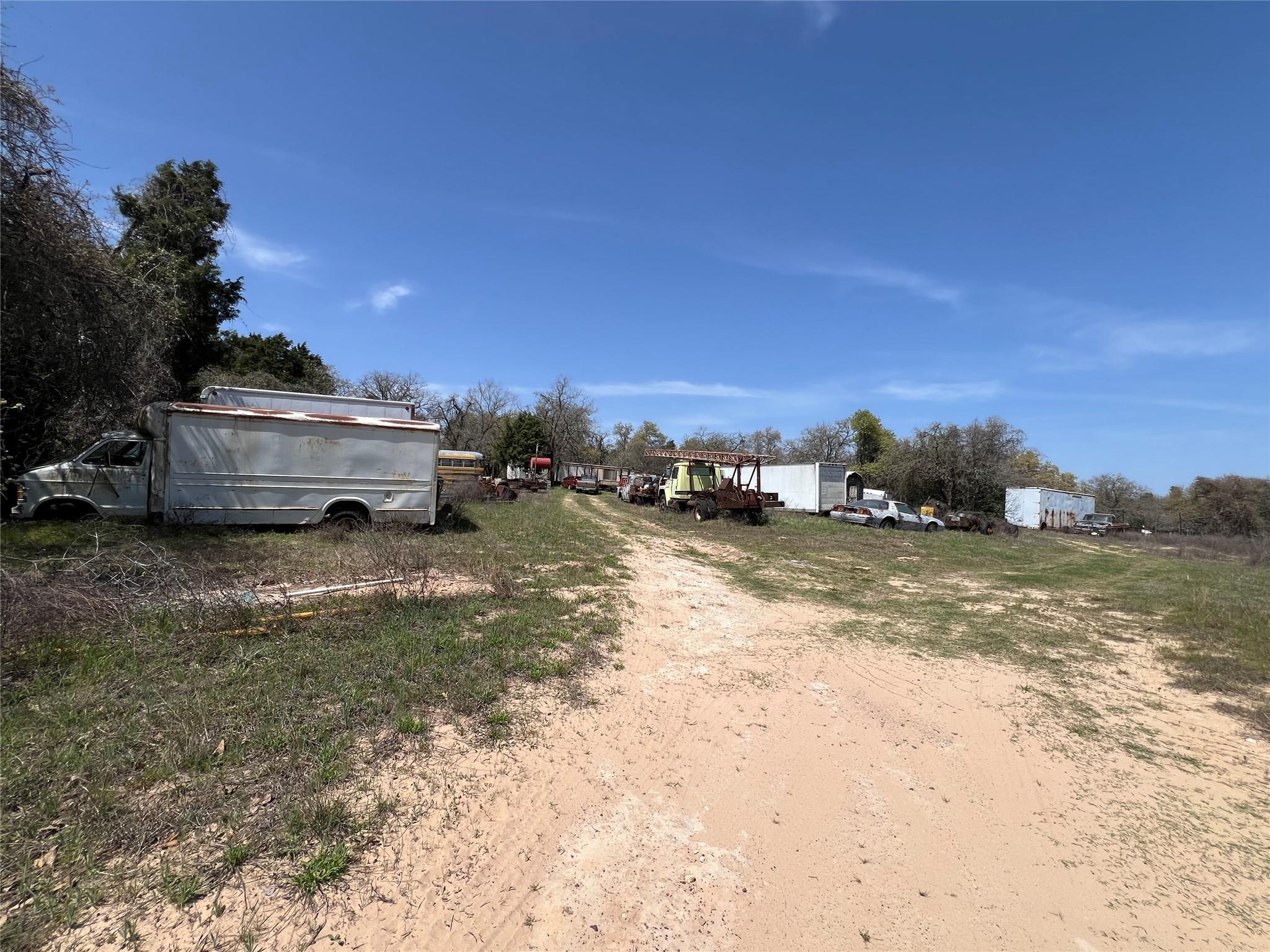1001 Willow Creek Dr Property Photo 16