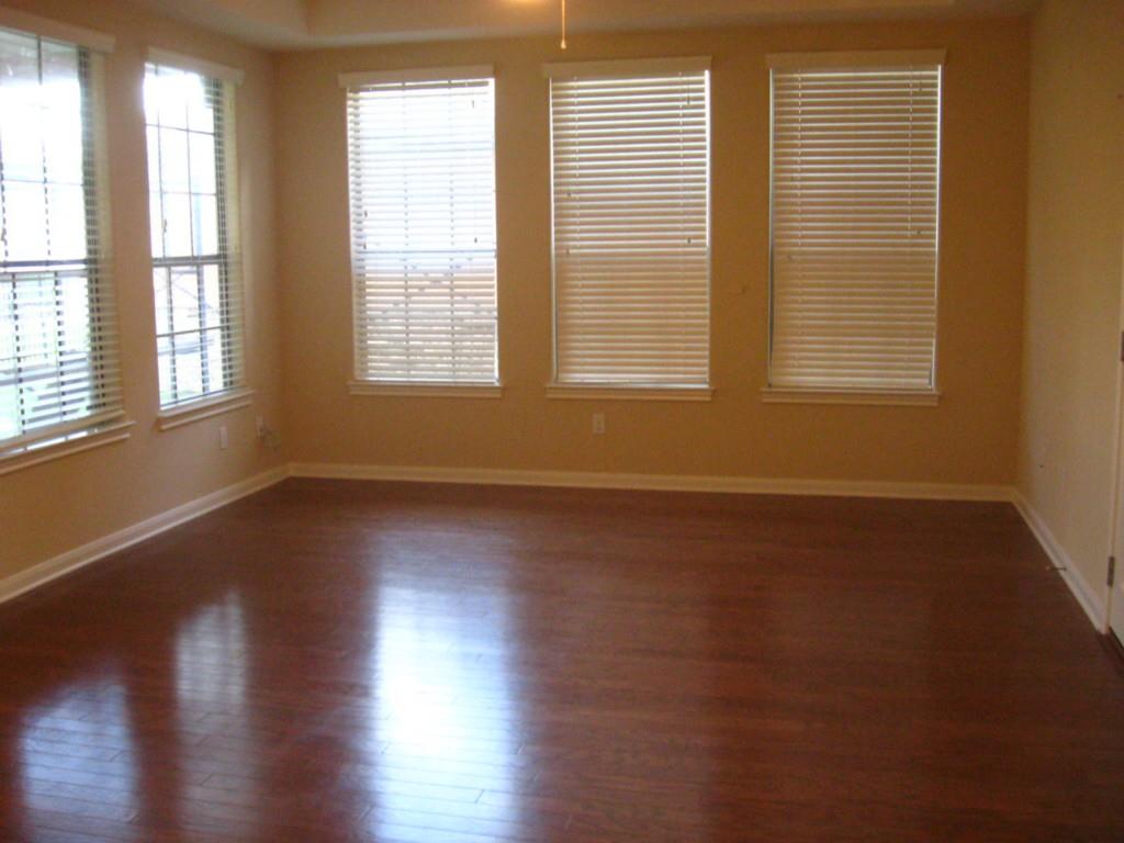 12704 Venice Ln Property Photo 3
