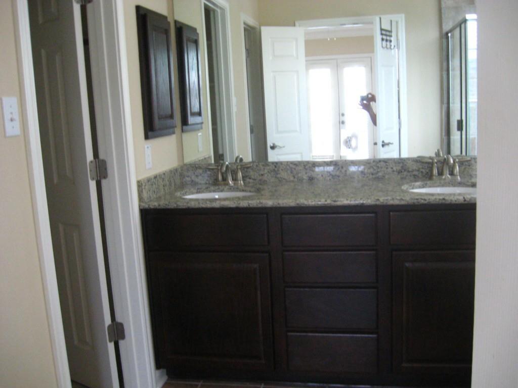 12704 Venice Ln Property Photo 13