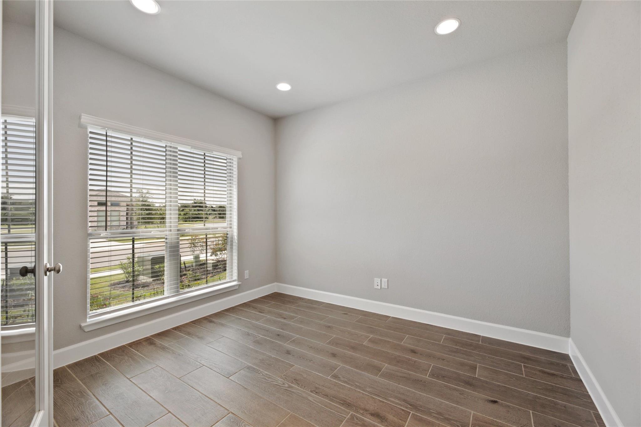 104 Chinaberry Bnd Property Photo 5