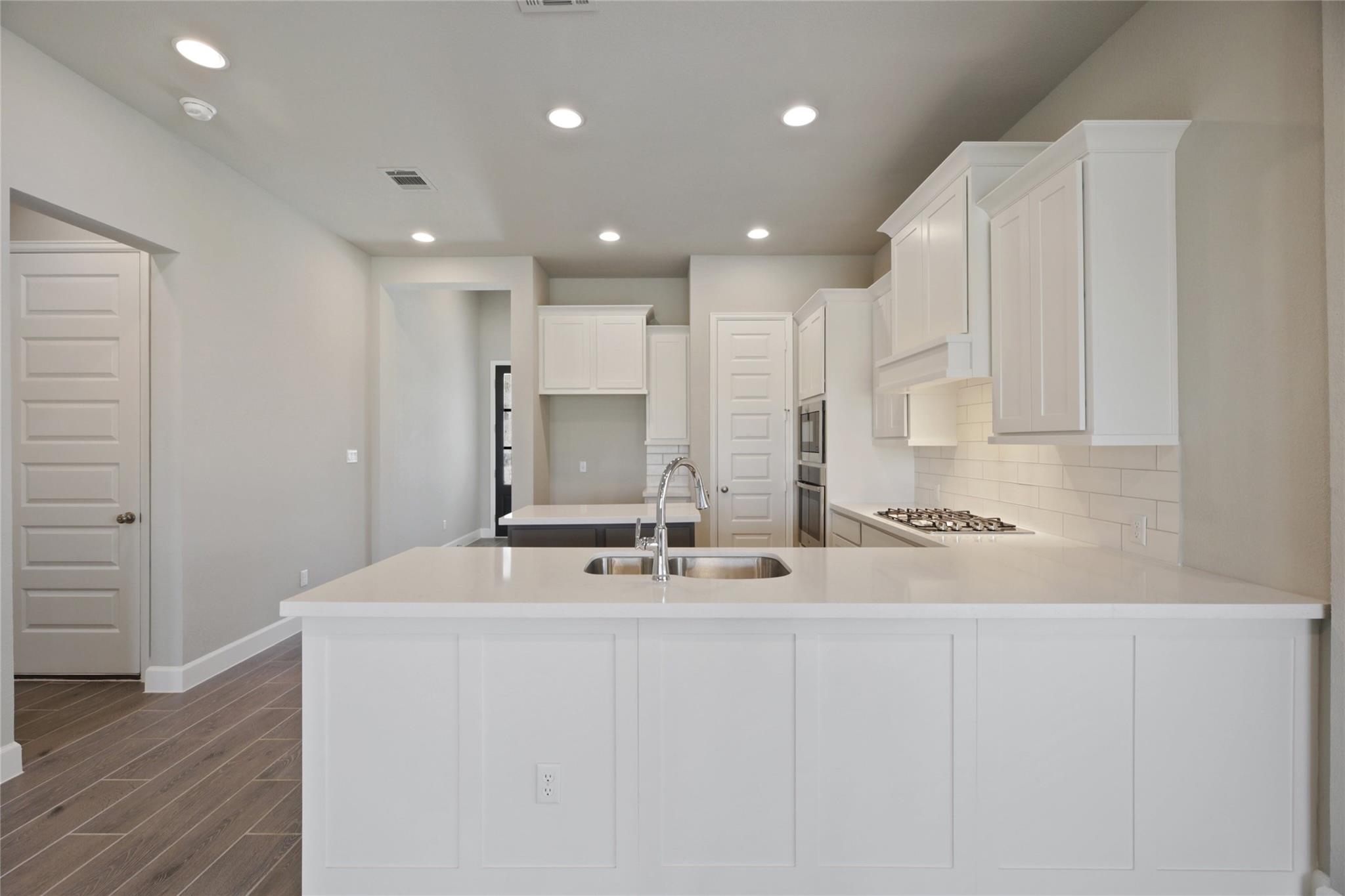 104 Chinaberry Bnd Property Photo 8