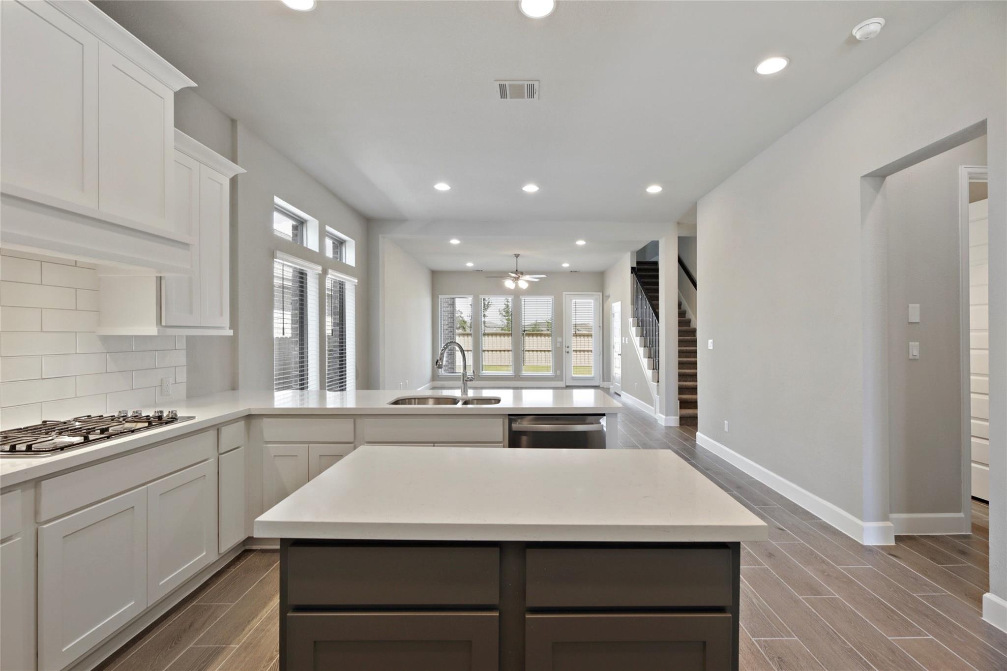 104 Chinaberry Bnd Property Photo 9