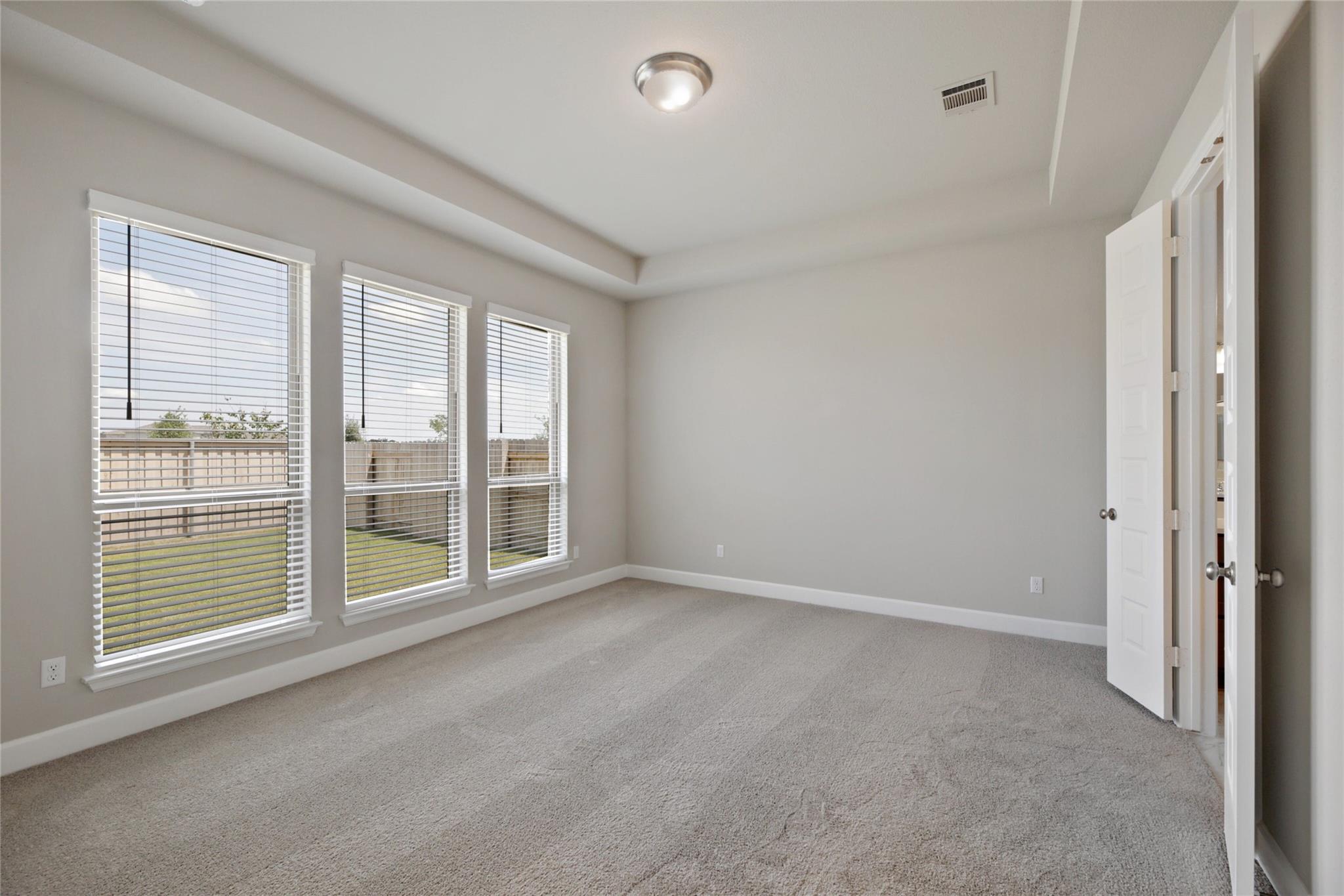 104 Chinaberry Bnd Property Photo 12