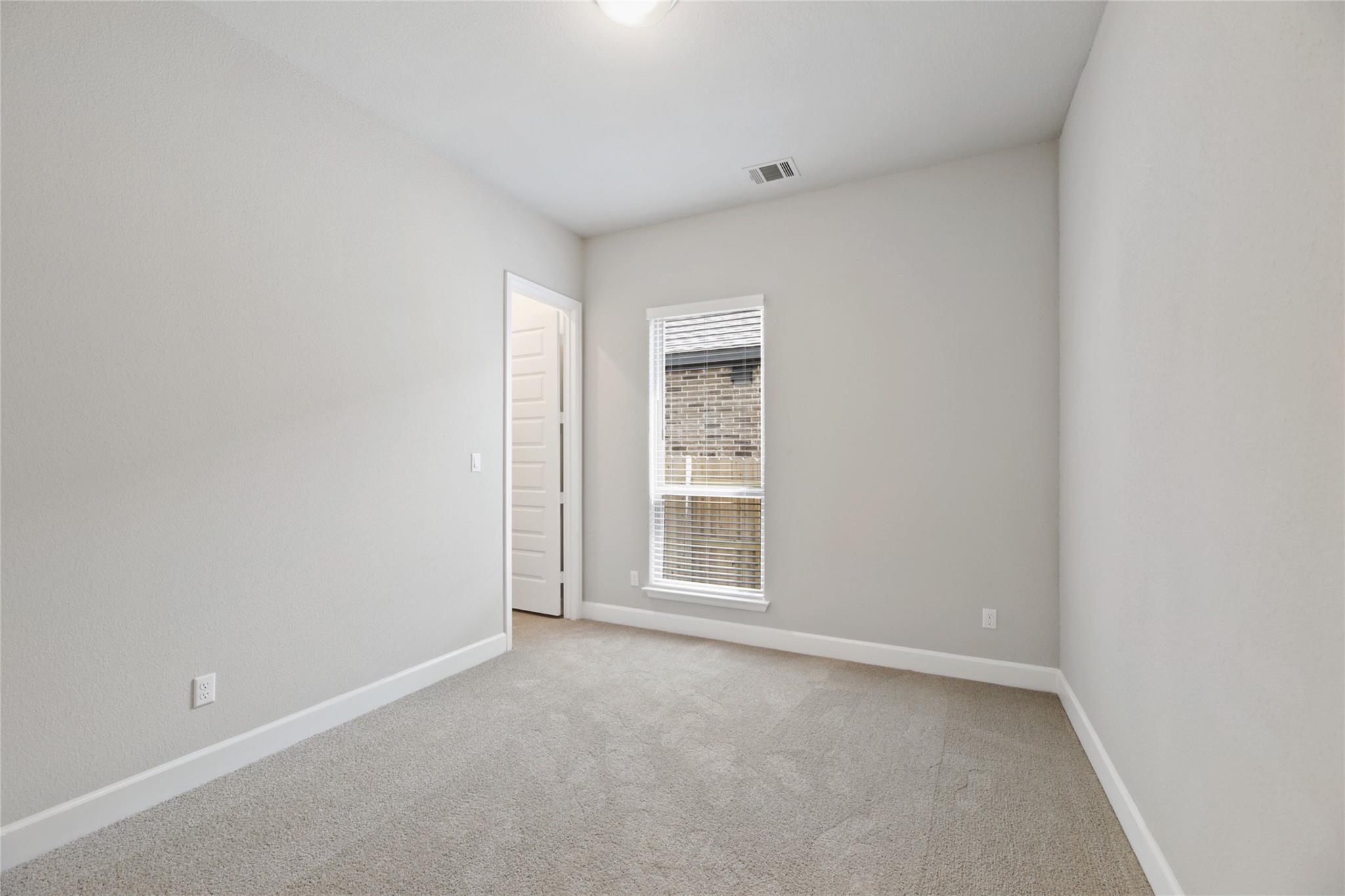 104 Chinaberry Bnd Property Photo 18