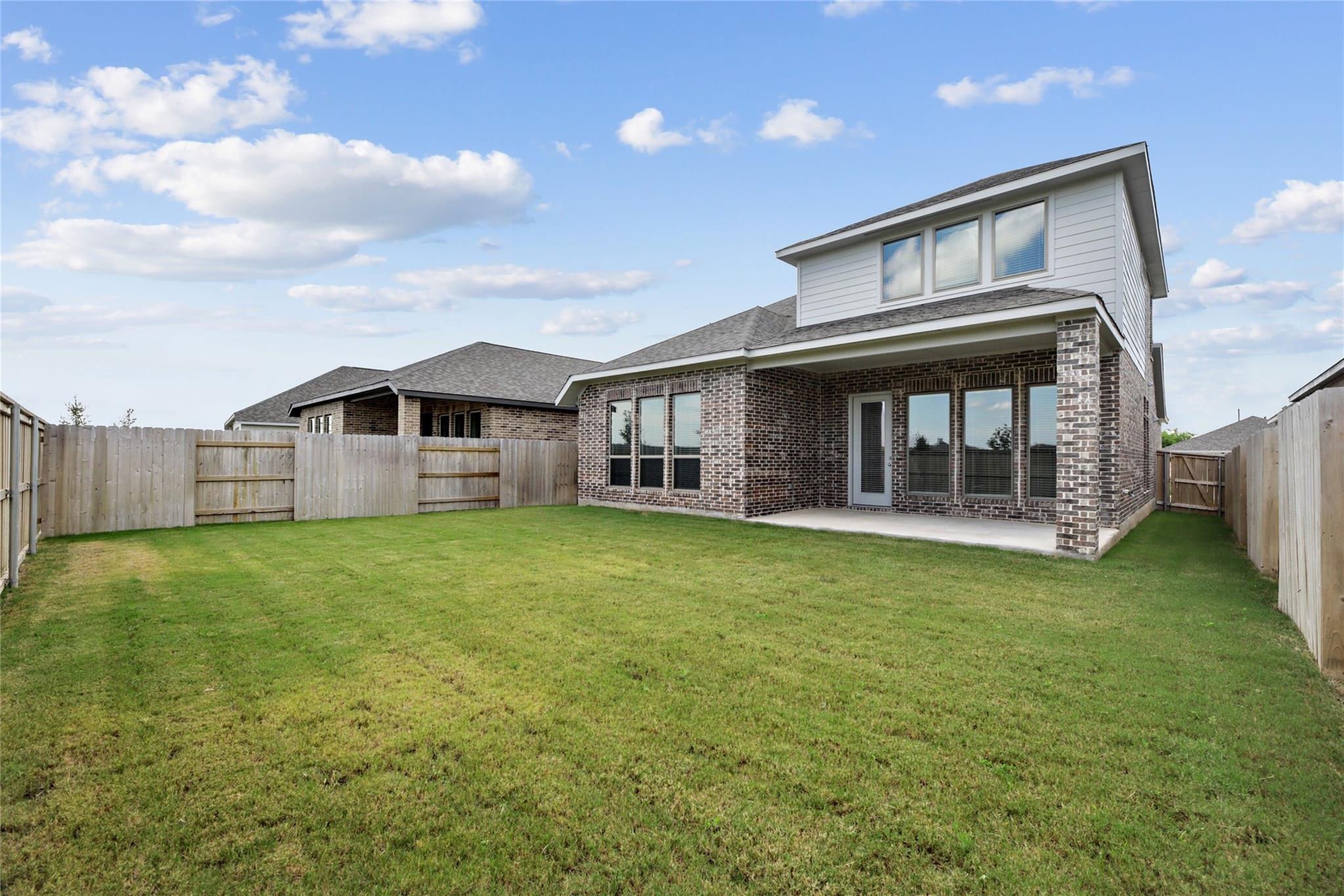104 Chinaberry Bnd Property Photo 29