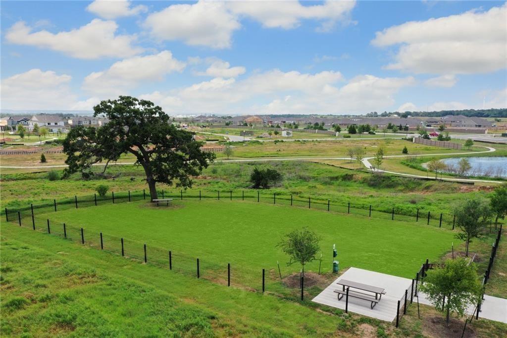 104 Chinaberry Bnd Property Photo 39