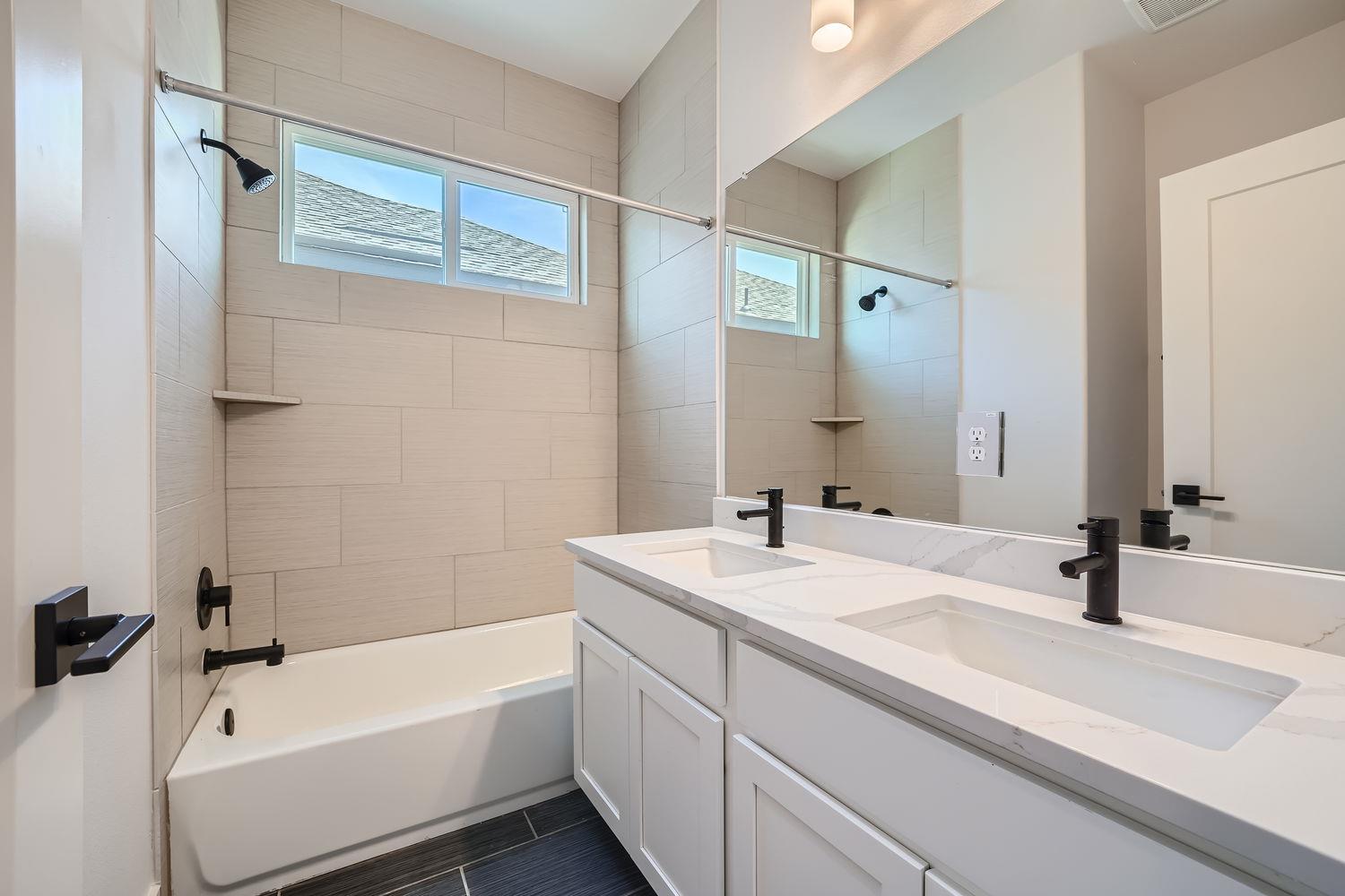1531 N Red Bud Ln #33 Property Photo 6