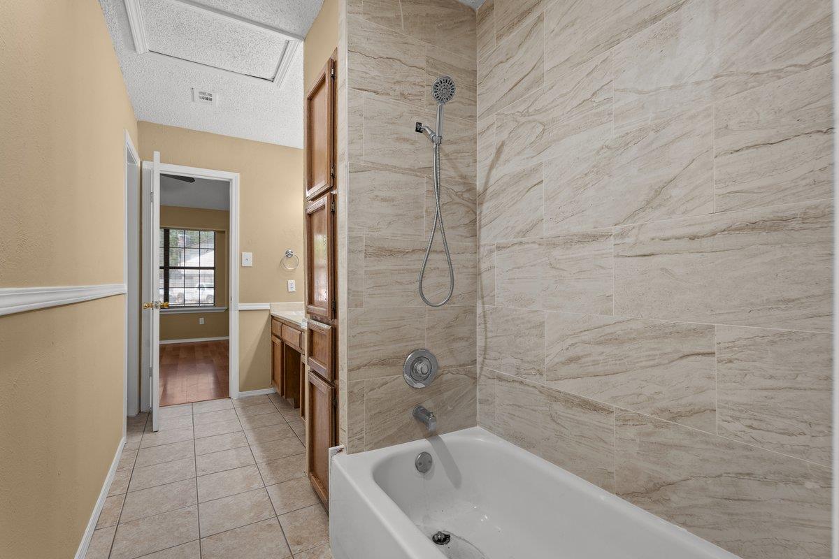 1001 Tamra Cv Property Photo 10