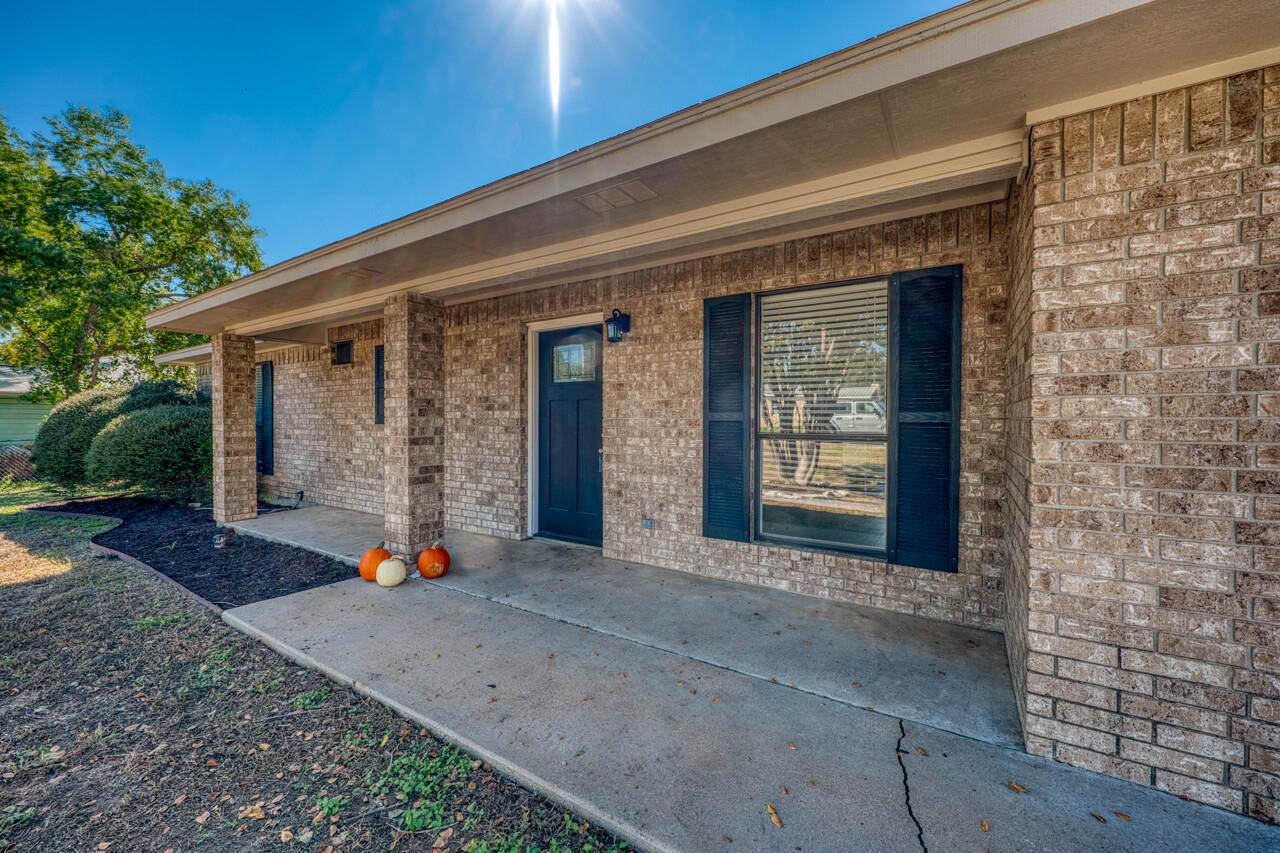 1108 Cedar Dr Property Photo 6