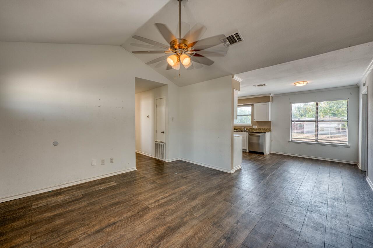 1108 Cedar Dr Property Photo 7
