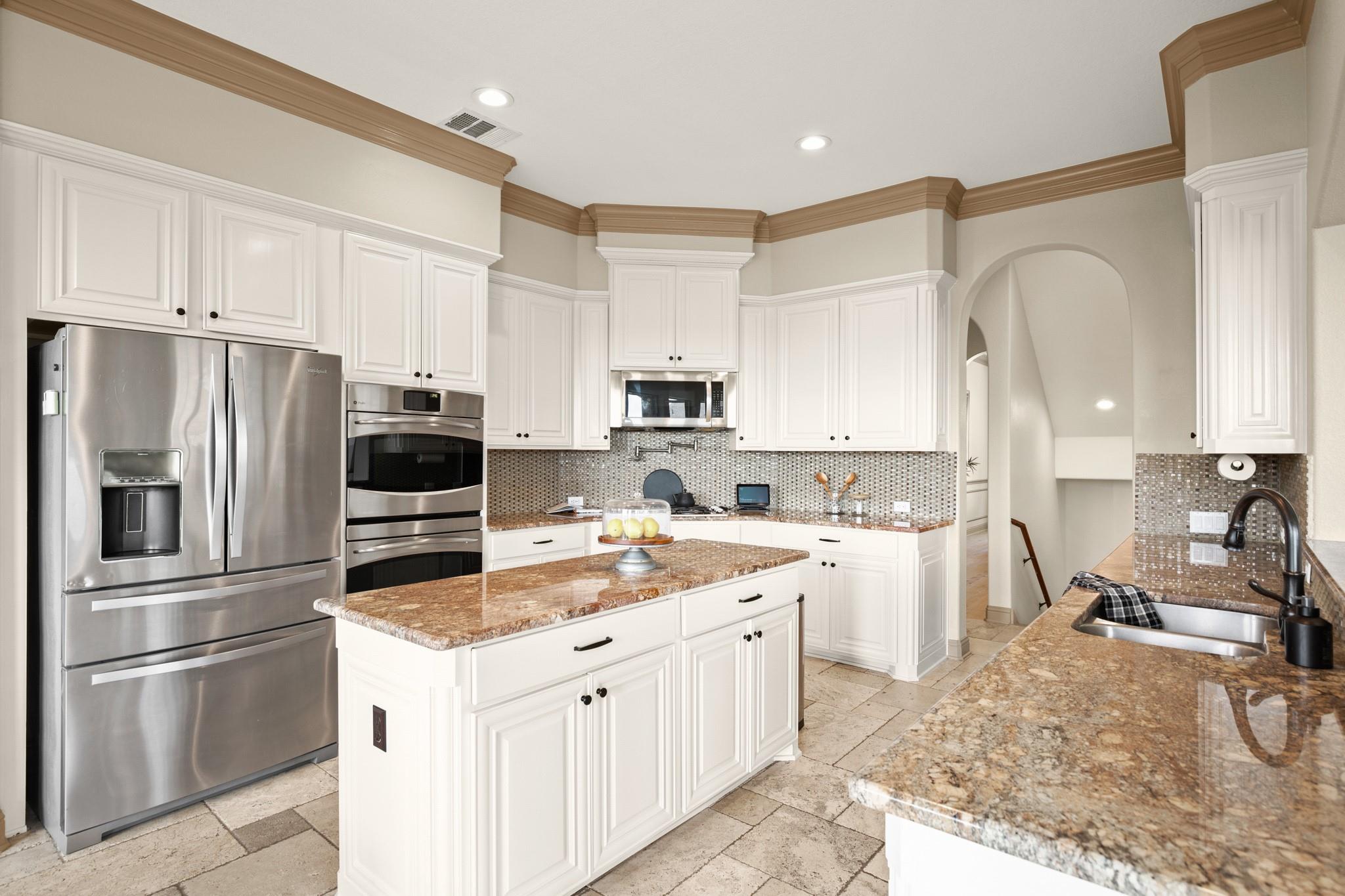2502 Highland Trl Property Photo 12